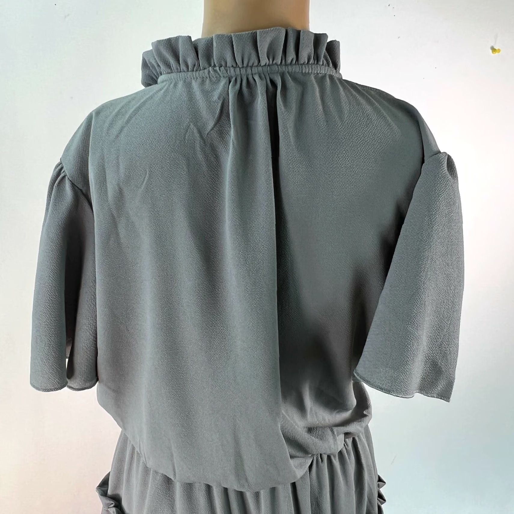 Vintage Womens Flutter Sleeves Tiered V Neck Ruffled Gray Swing Mini Dress Size Medium Size M / US 6-8 / IT 42-44 - 7 Thumbnail