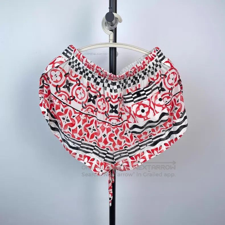 Louis Vuitton Louis Vuitton Red resort logo shorts Size US 36 / EU 52 - 2 Thumbnail