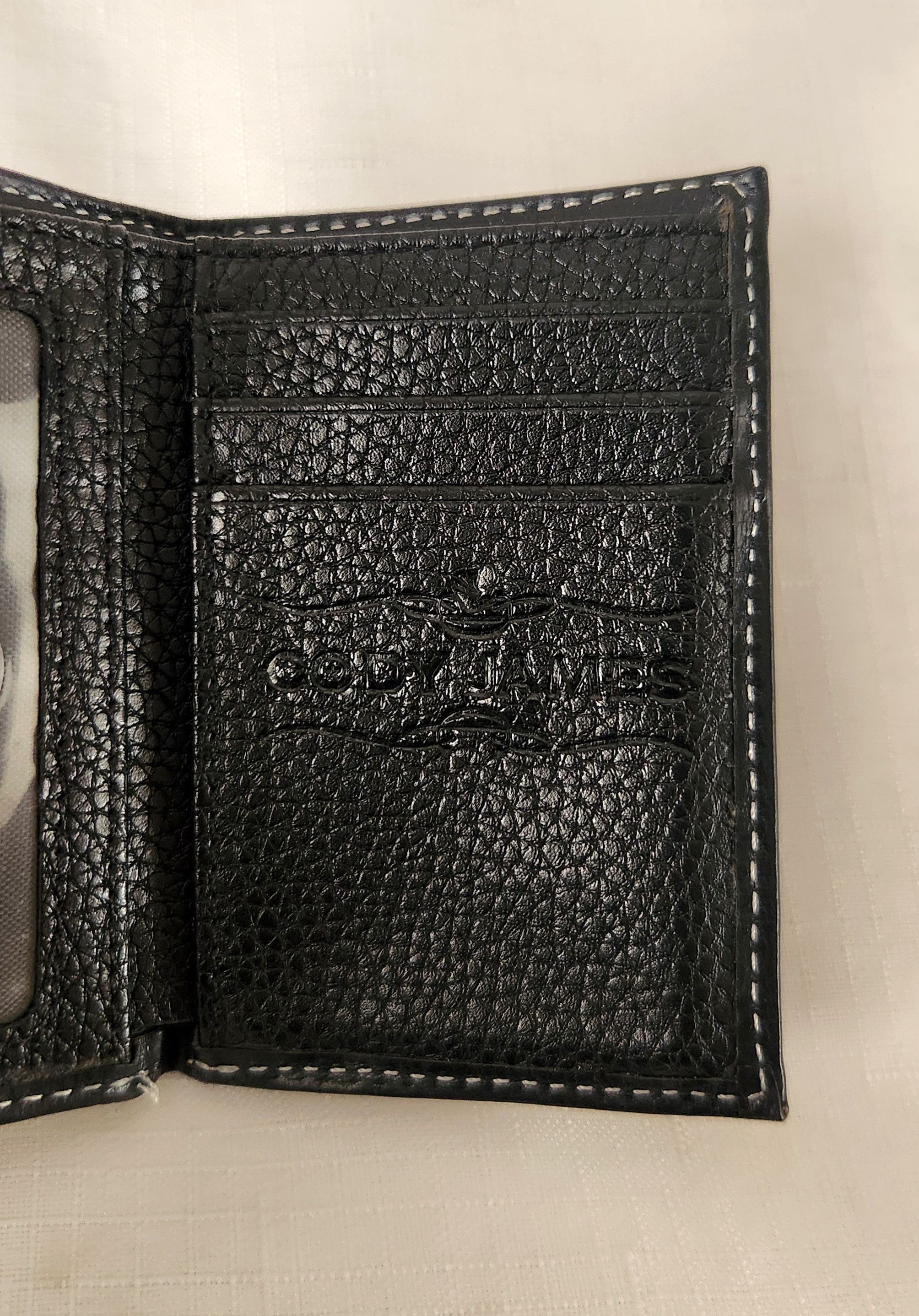 Cody James Cody James Men's stitched tri-fold leather wallet embossed Size ONE SIZE - 3 Thumbnail