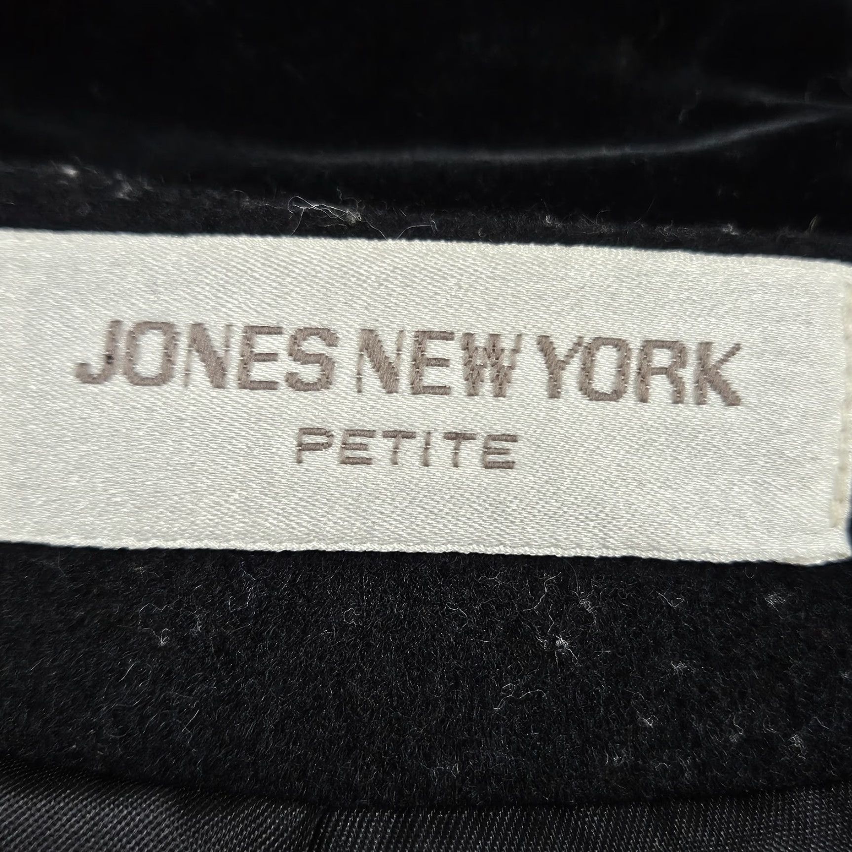 Jones New York VTG Jones New York Black 100% Wool Velvet Collar Over Coat Small Petite Women Long Wool Overcoat Jacket Size S / US 4 / IT 40 - 3 Thumbnail