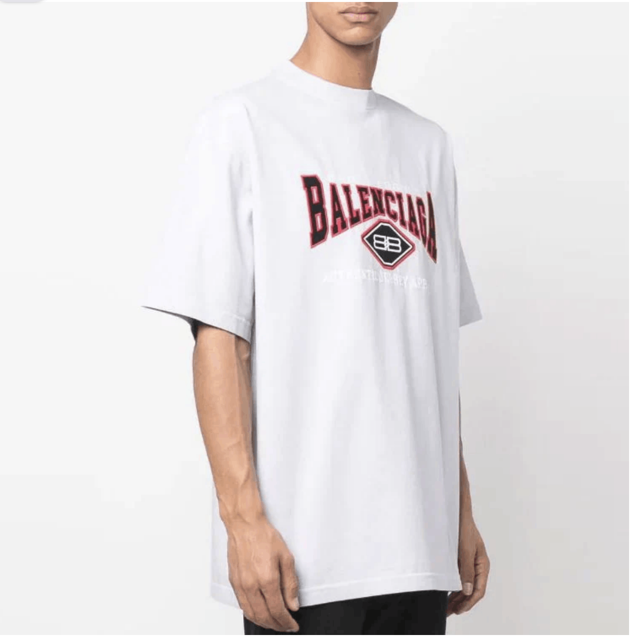 Balenciaga Balenciaga Batwing Embroidered Short Sleeve T-Shirt Size L Size US L / EU 52-54 / 3 - 4 Thumbnail