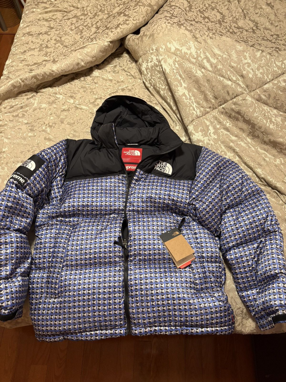 Supreme × THE NORTH FACE Studded Nuptse s-l400.jpg