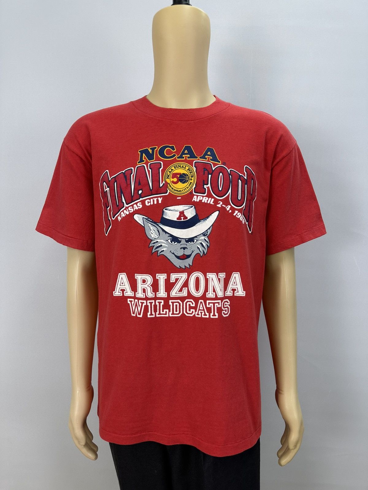 MLB Vintage Arizona Wildcats Final Four 1988 Tshirt A661 Size US XL / EU 56 / 4 - 1 Thumbnail