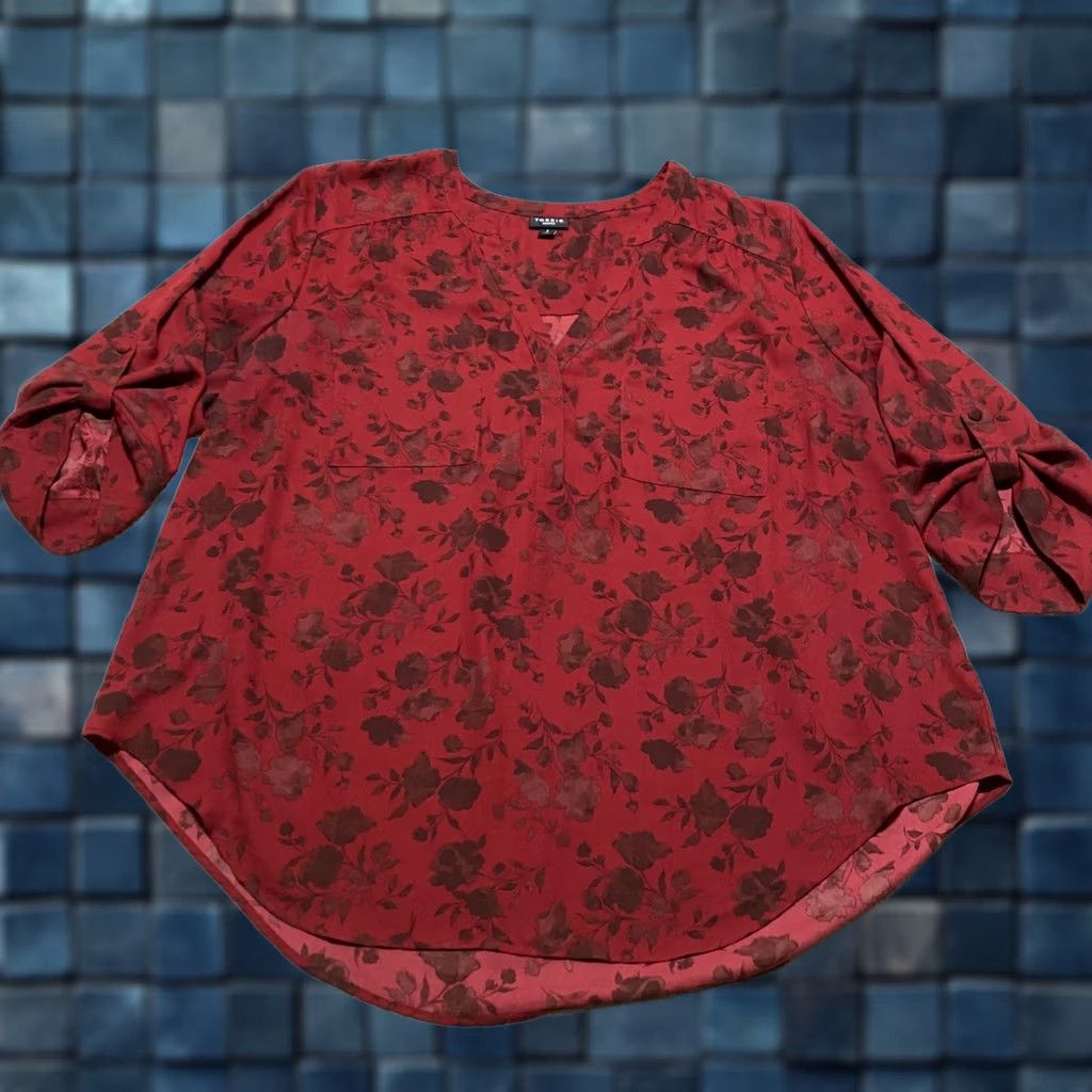 Torrid Torrid 2X PLUS Shirt Red Floral 3/4 Sleeve V-Neck Pullover Blouse Womens Size XXL / US 16-18 / IT 52-54 - 1 Thumbnail