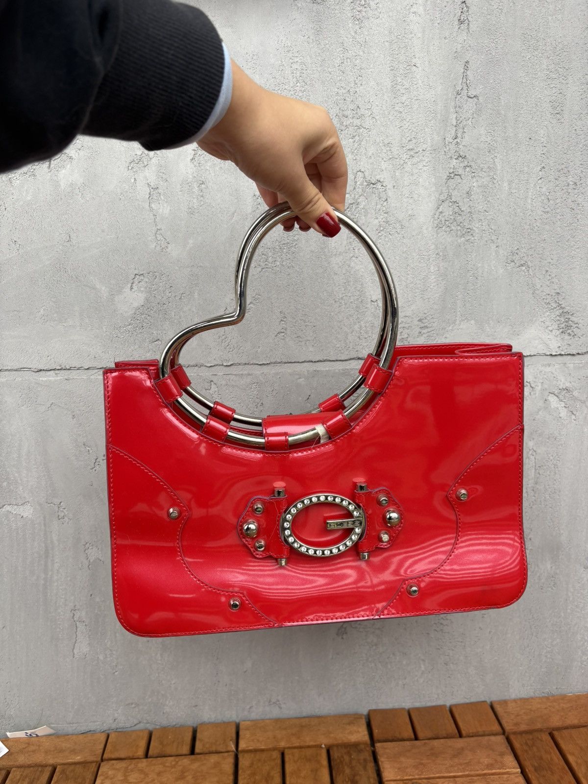 Guess Guess Vintage Red Patent Heart Handle Bag – Y2K Size ONE SIZE - 2 Thumbnail