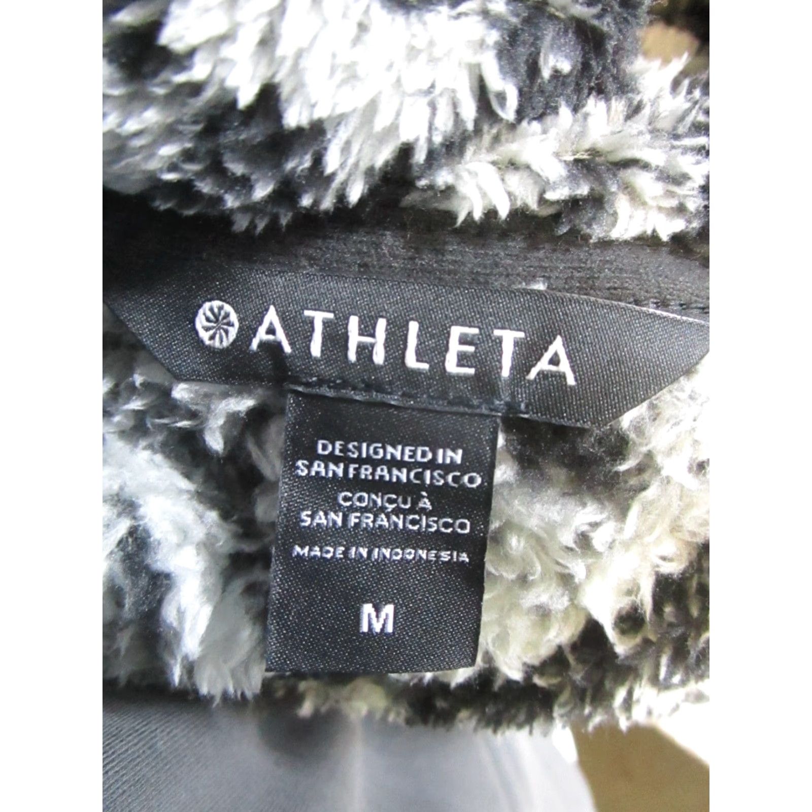 Athleta Athleta Hoodie Womens M Black Tuga Sherpa Fleece Camouflage Colorful Pullover Mock Neck Gym & Training, Hiking, Walking Mens Womens Girls Boys Size M / US 6-8 / IT 42-44 - 3 Thumbnail