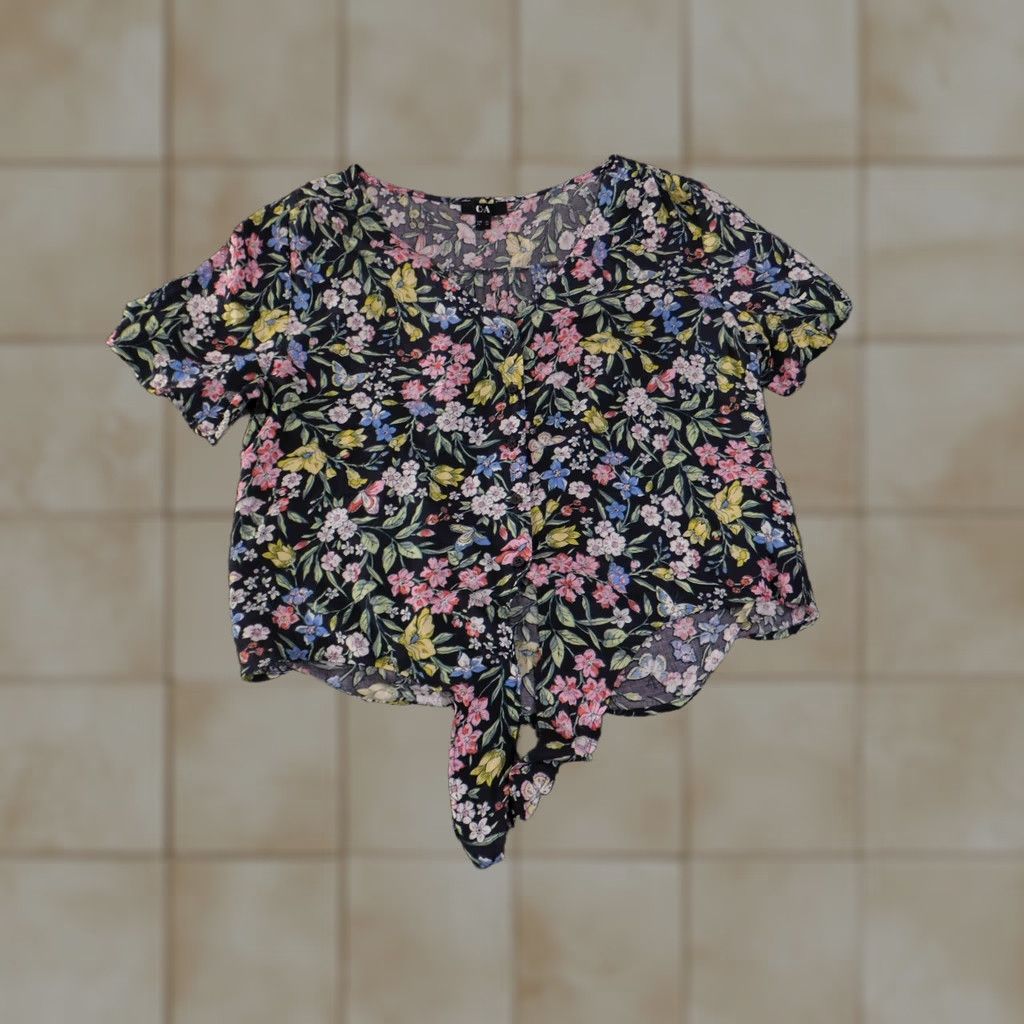 C&A C&A blouse Womens 34 multicolor floral tie front short sleeve viscose Casual Shirt Womens 34 Multicolor Floral Tie Front Short Sleeve Viscose Regular? Size XXS / US 00 / IT 34 - 1 Thumbnail