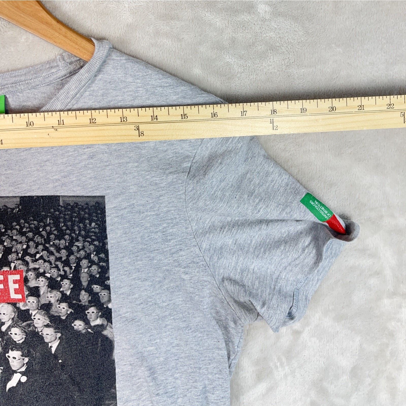 United Colors Of Benetton UCB X Life Magazine Men's Small Gray T Shirt Tee Cinema 3D Size US S / EU 44-46 / 1 - 9 Thumbnail