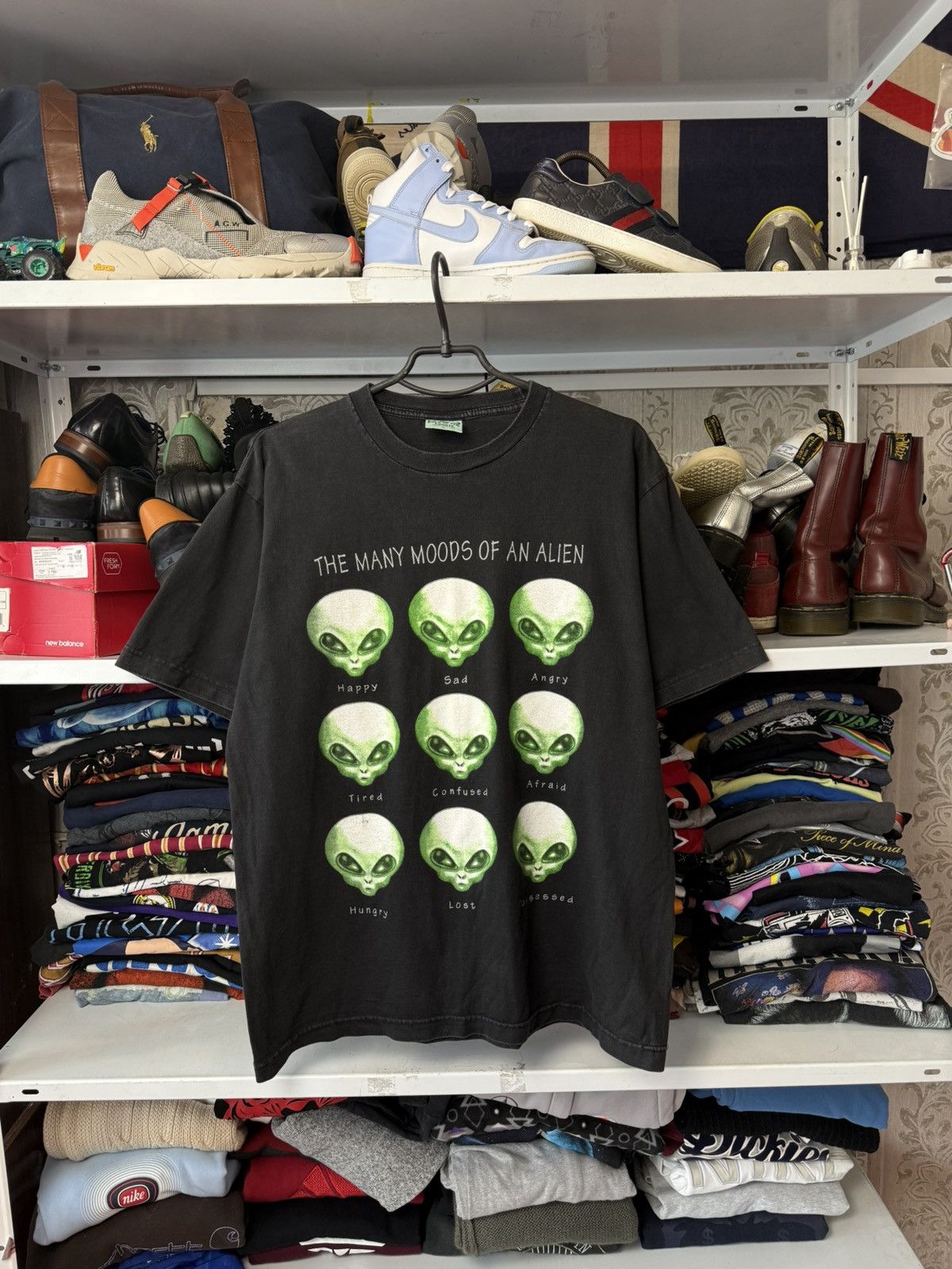 Vintage Vintage ALIEN MOODS 90s FLUORESCENT PRINT SINGLE STITCH TEE Size US L / EU 52-54 / 3 - 3 Thumbnail