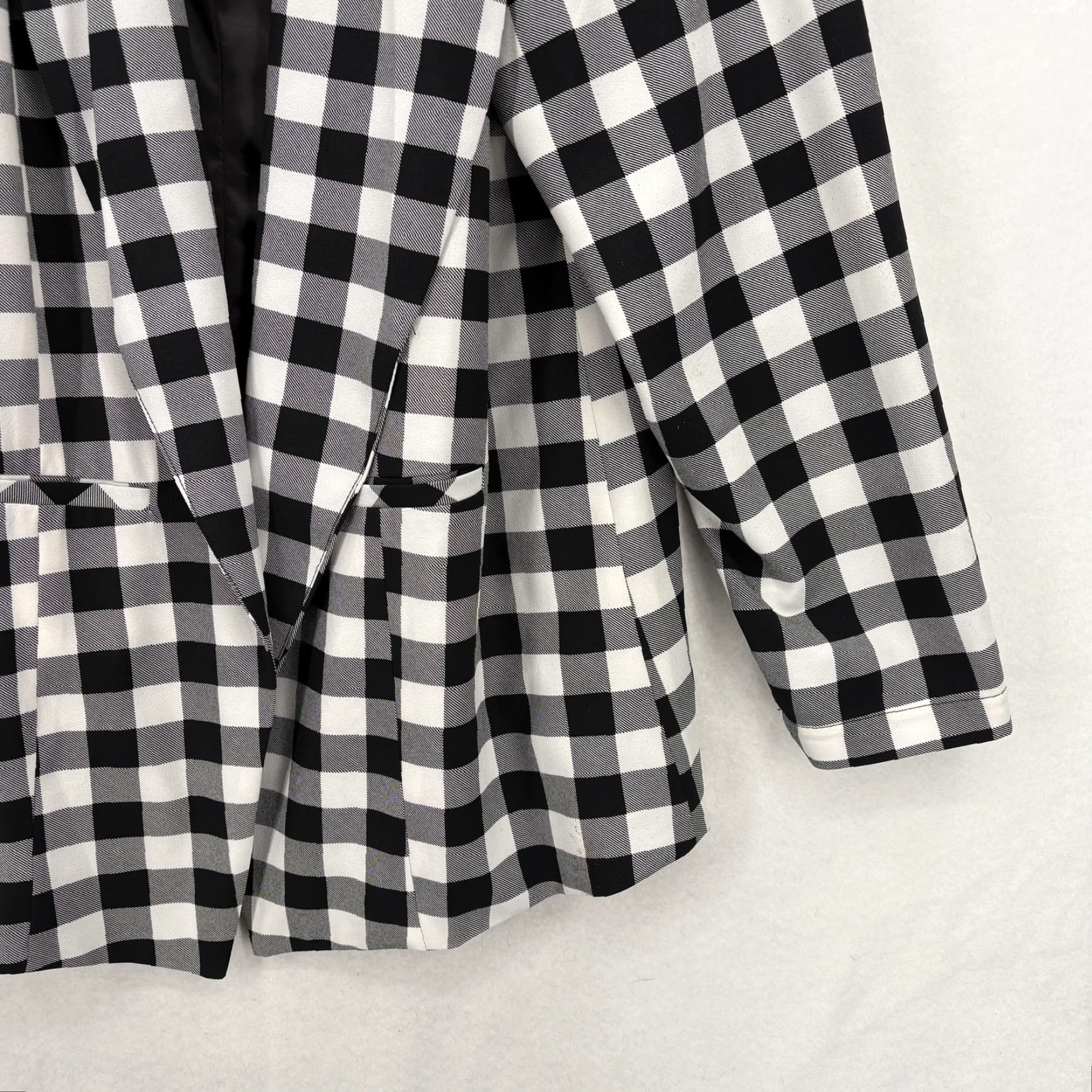 Torrid Torrid Blazer Womens 2X Black White Retro Gingham Shawl Collar Crepe Flaw Size XXL / US 16-18 / IT 52-54 - 3 Thumbnail