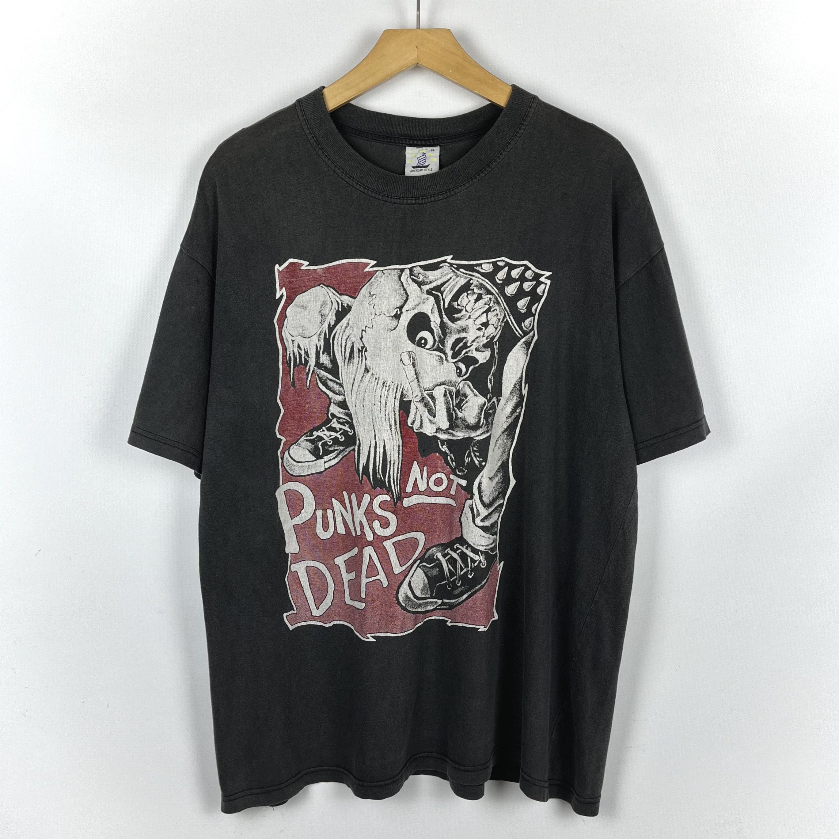 Vintage Vintage Punks Not Dead Graphic T Shirt 90’s Size US XL / EU 56 / 4 - 1 Thumbnail