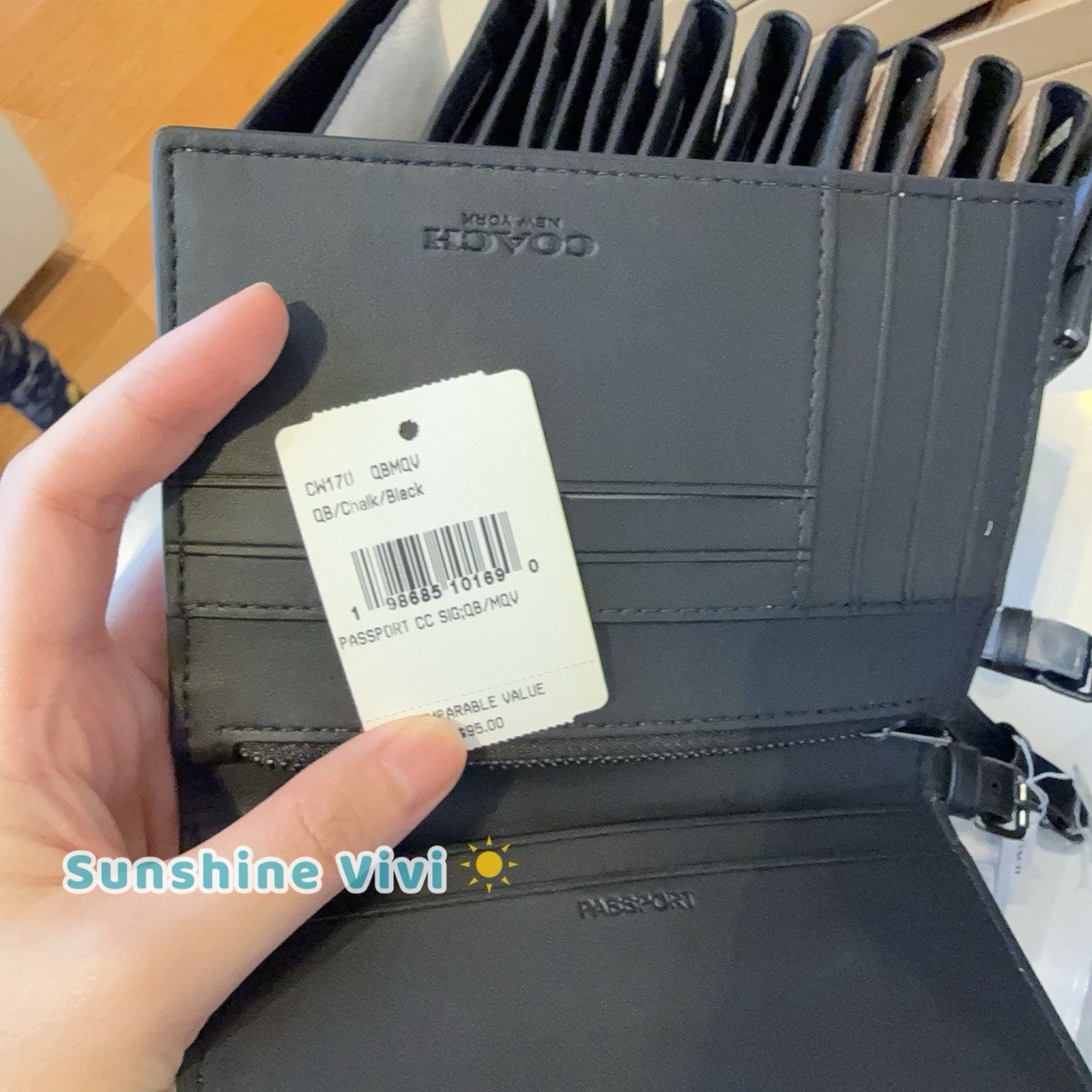 Coach NWT Coach Signature Passport Card Case CW170 Chalk/Black Size ONE SIZE - 5 Thumbnail