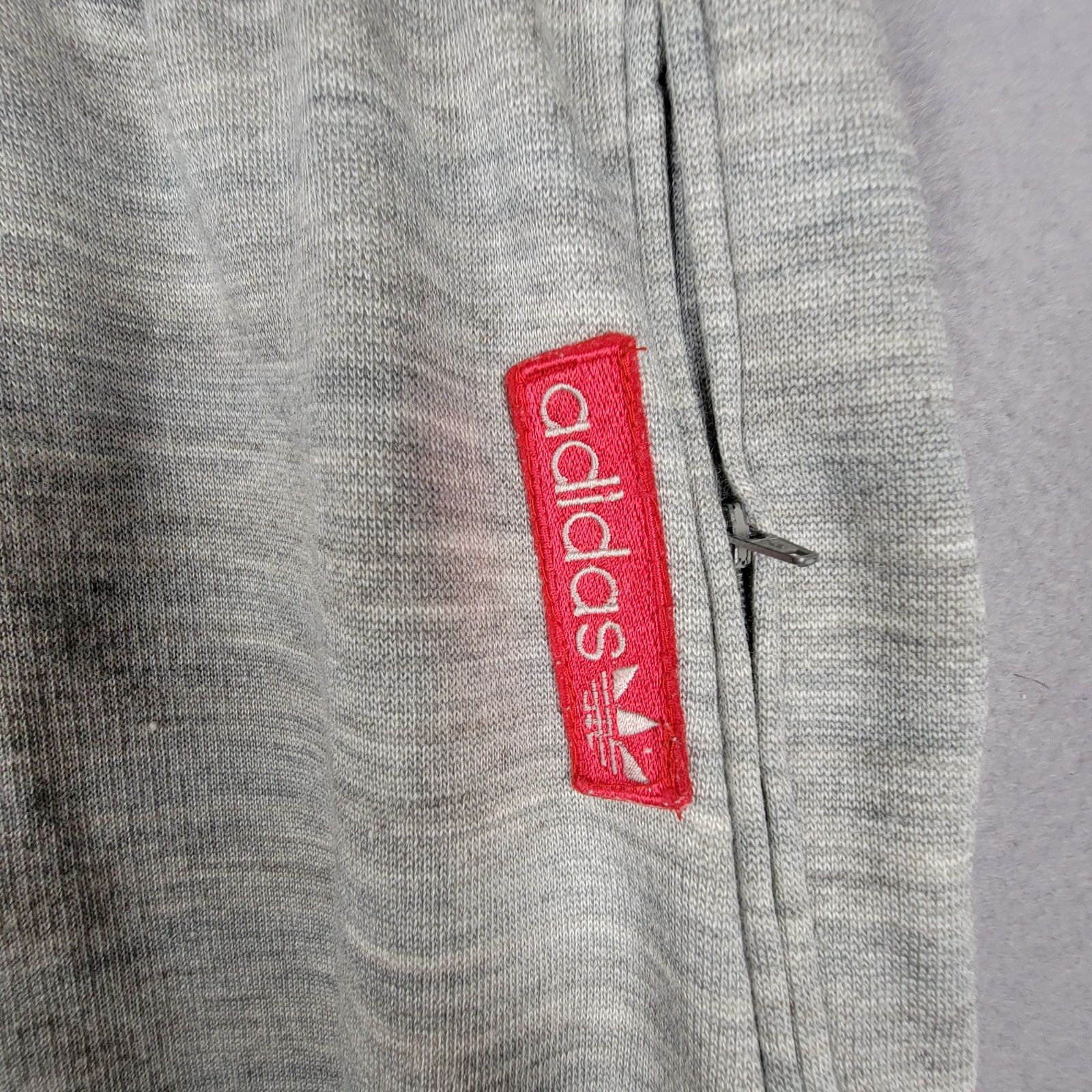 Adidas Vintage Adidas Sweatsuit White and Red Sz L (045) Size US L / EU 52-54 / 3 - 12 Thumbnail