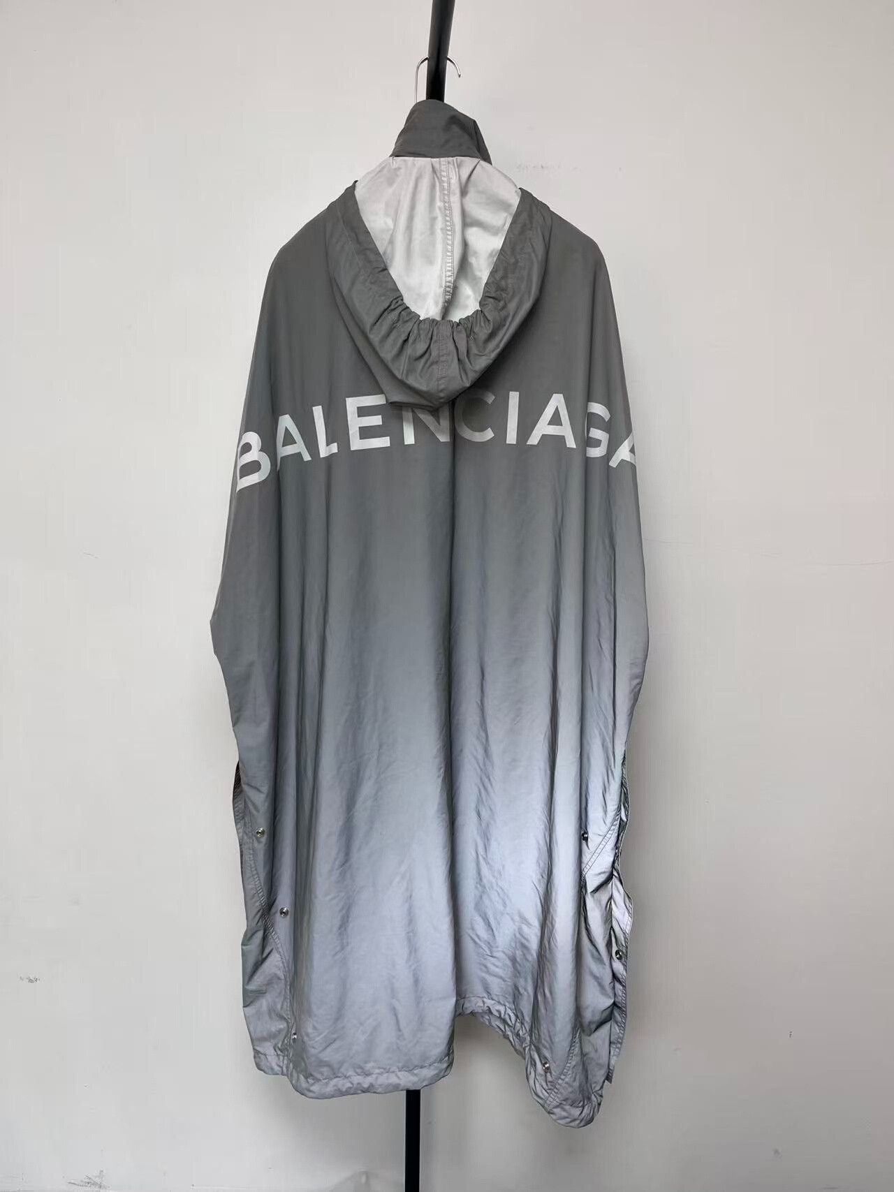 Balenciaga balenciaga long raincoat in gray Size US M / EU 48-50 / 2 - 1 Thumbnail