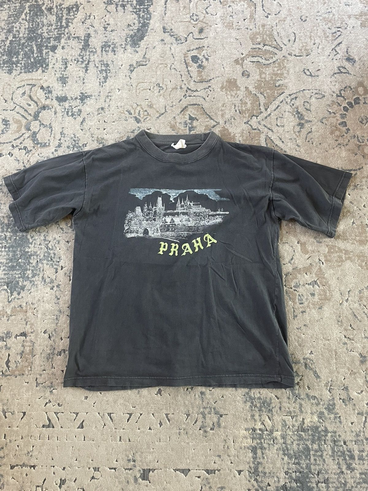 Vintage Vintage Praha Czech Republic Tee Size US M / EU 48-50 / 2 - 1 Thumbnail