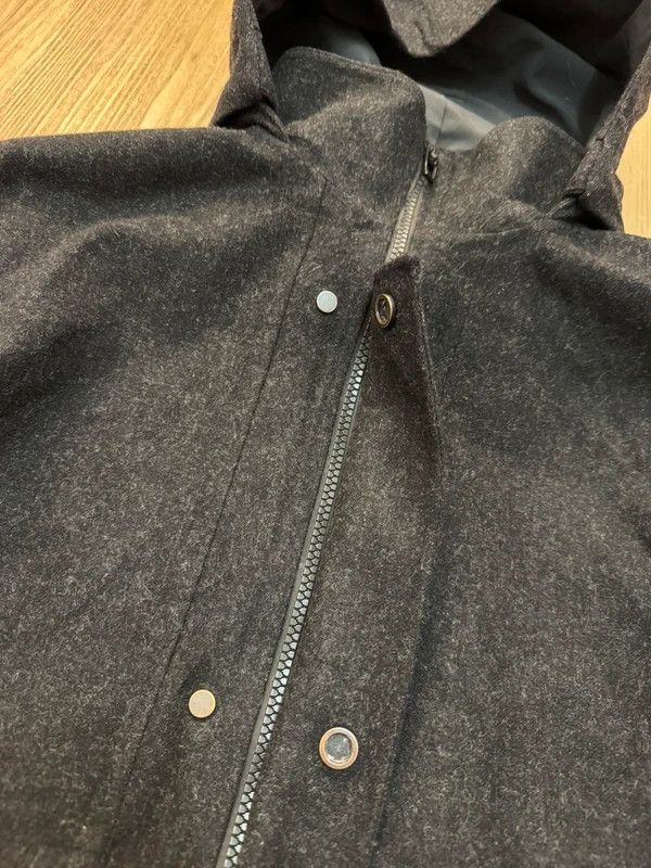 Lululemon Lululemon Storm Break Rain Jacket Wool size L Size US L / EU 52-54 / 3 - 7 Thumbnail