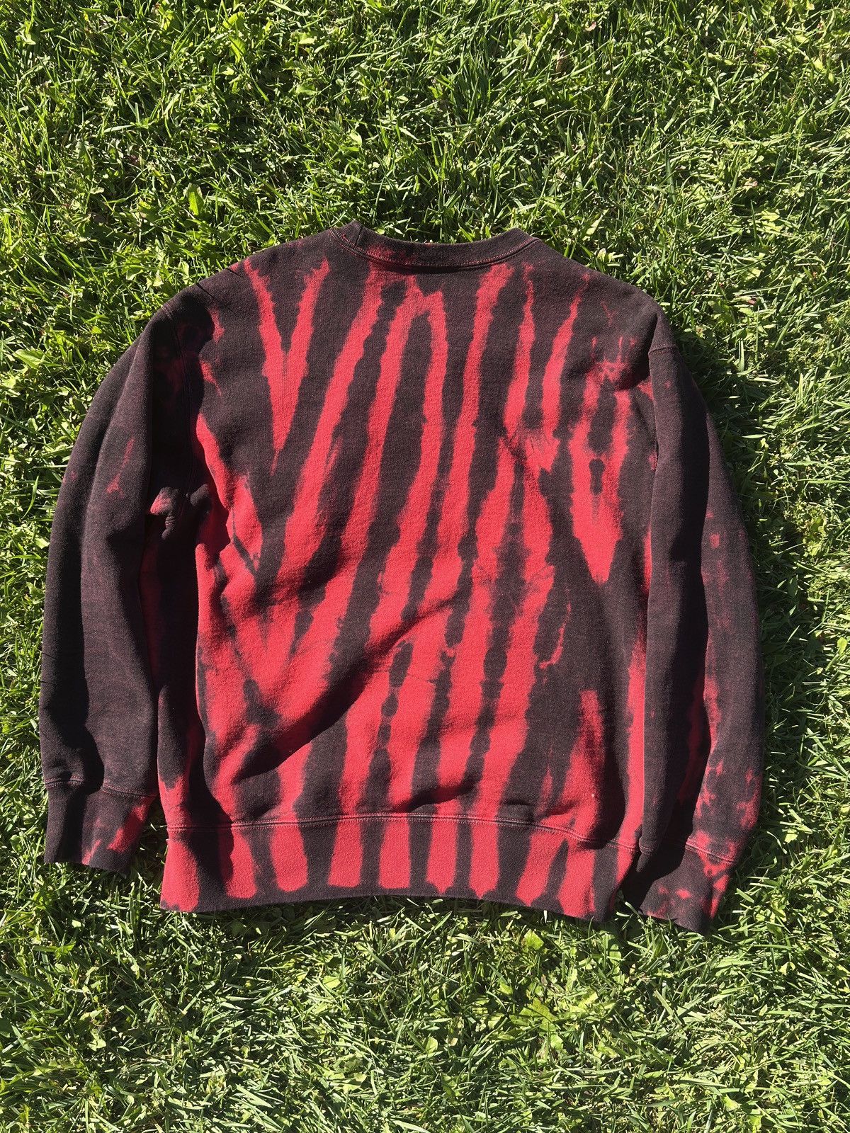 Supreme Supreme Small Box Crewneck Red Tye Dye Size US S / EU 44-46 / 1 - 2 Thumbnail