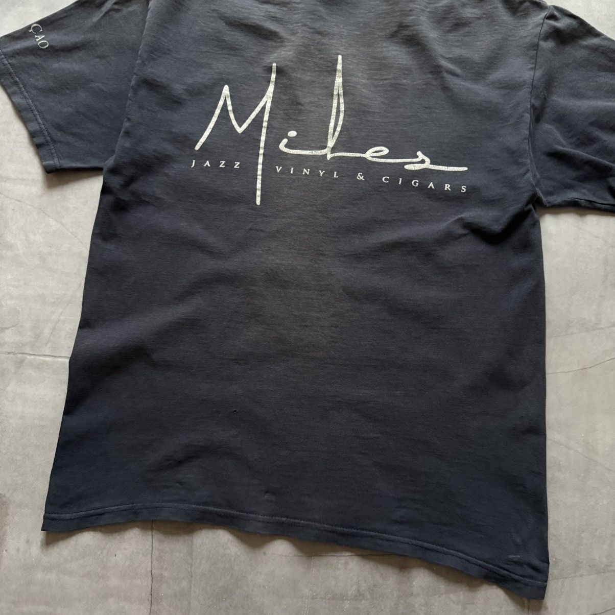 Band Tees 90s Smoked Miles Davis Faded Distressed Y2K T-shirt Tee Size US M / EU 48-50 / 2 - 4 Thumbnail