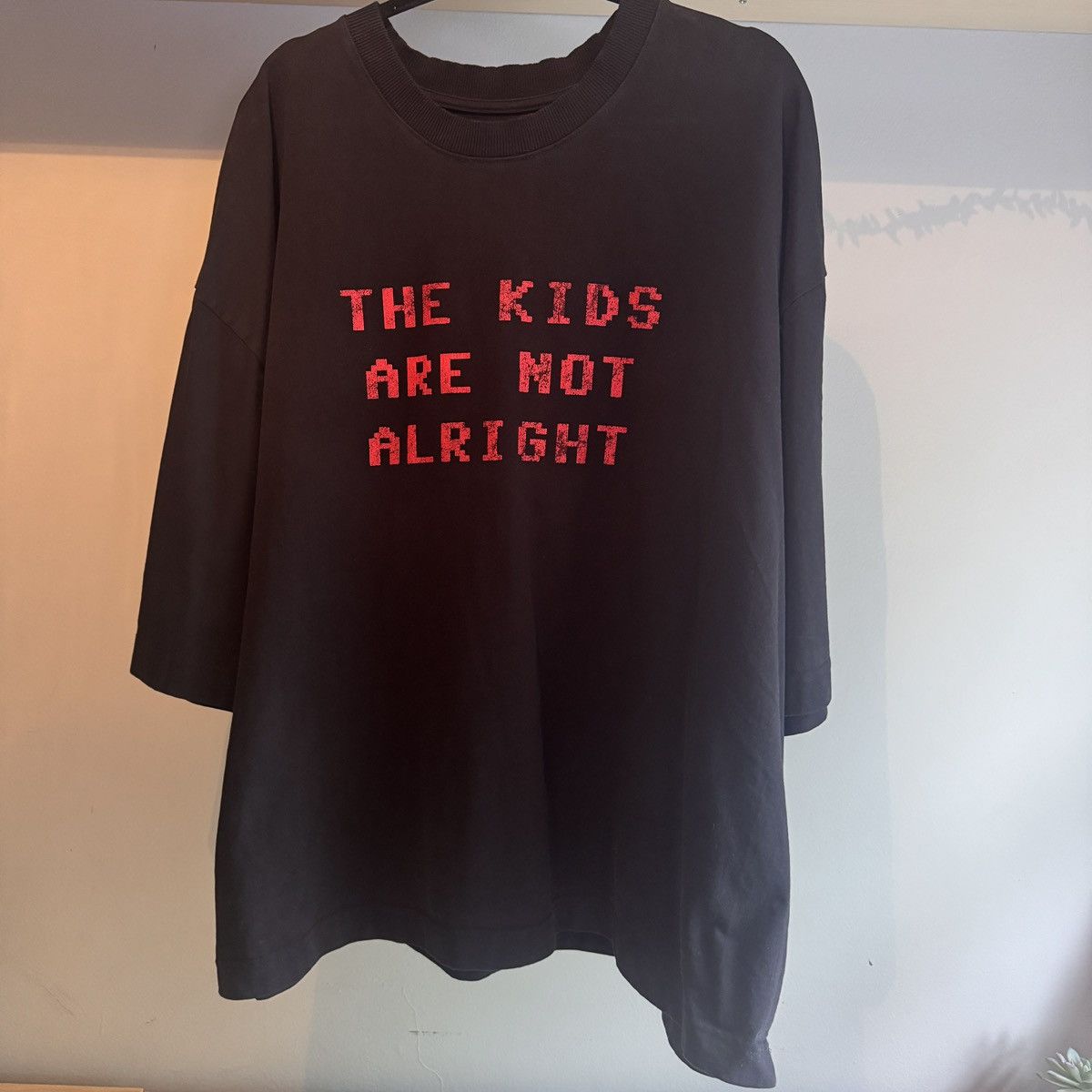 Willy Chavarria The Kids Are Not Alright T-Shirt Size US XL / EU 56 / 4 - 2 Thumbnail