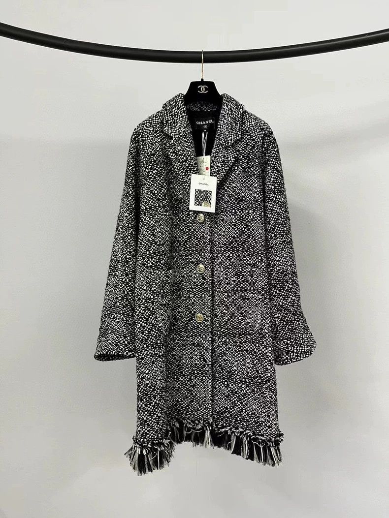 Chanel Chanel 20A tweed braided and stitched feather coat Size XS / US 0-2 / IT 36-38 - 1 Thumbnail