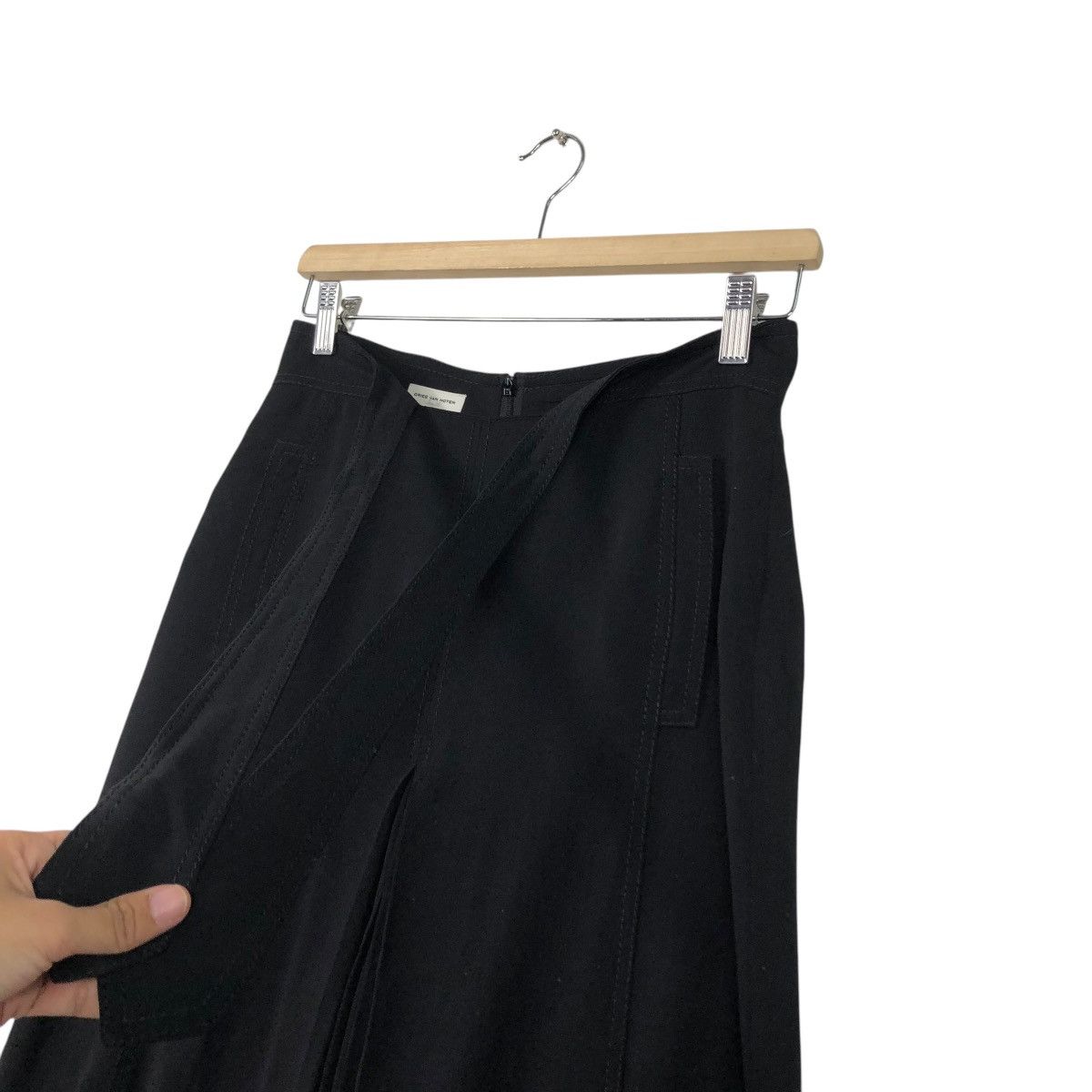 Dries Van Noten 🔥RICH BLACK LONG SKIRT RUNWAY DRIES VAN NOTEN BELGIUM Size 28" / US 6 / IT 42 - 9 Thumbnail