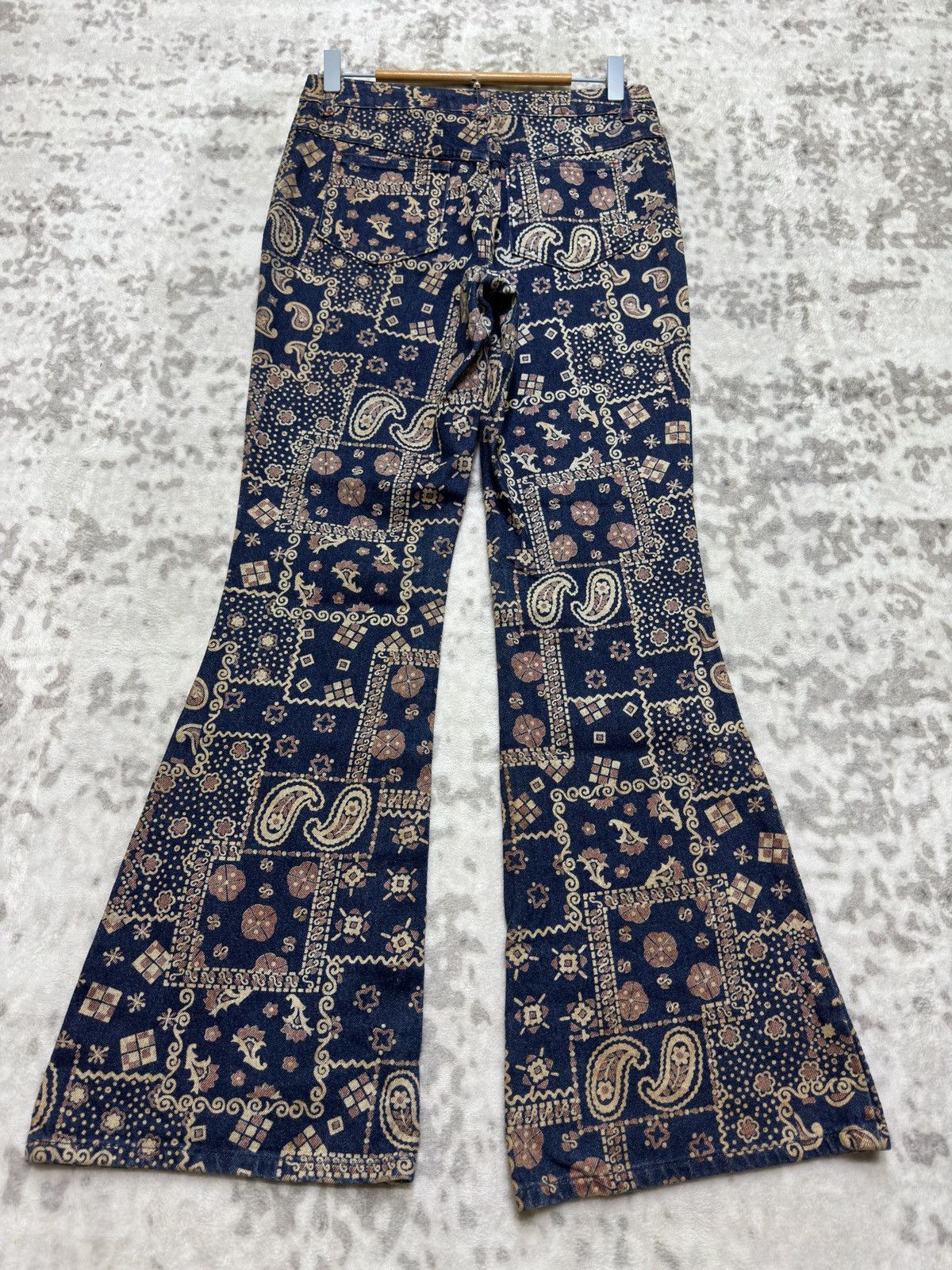 Vintage Vintage Paisley Bandana Print Flare Denim Bell Bottom Size US 27 - 2 Thumbnail