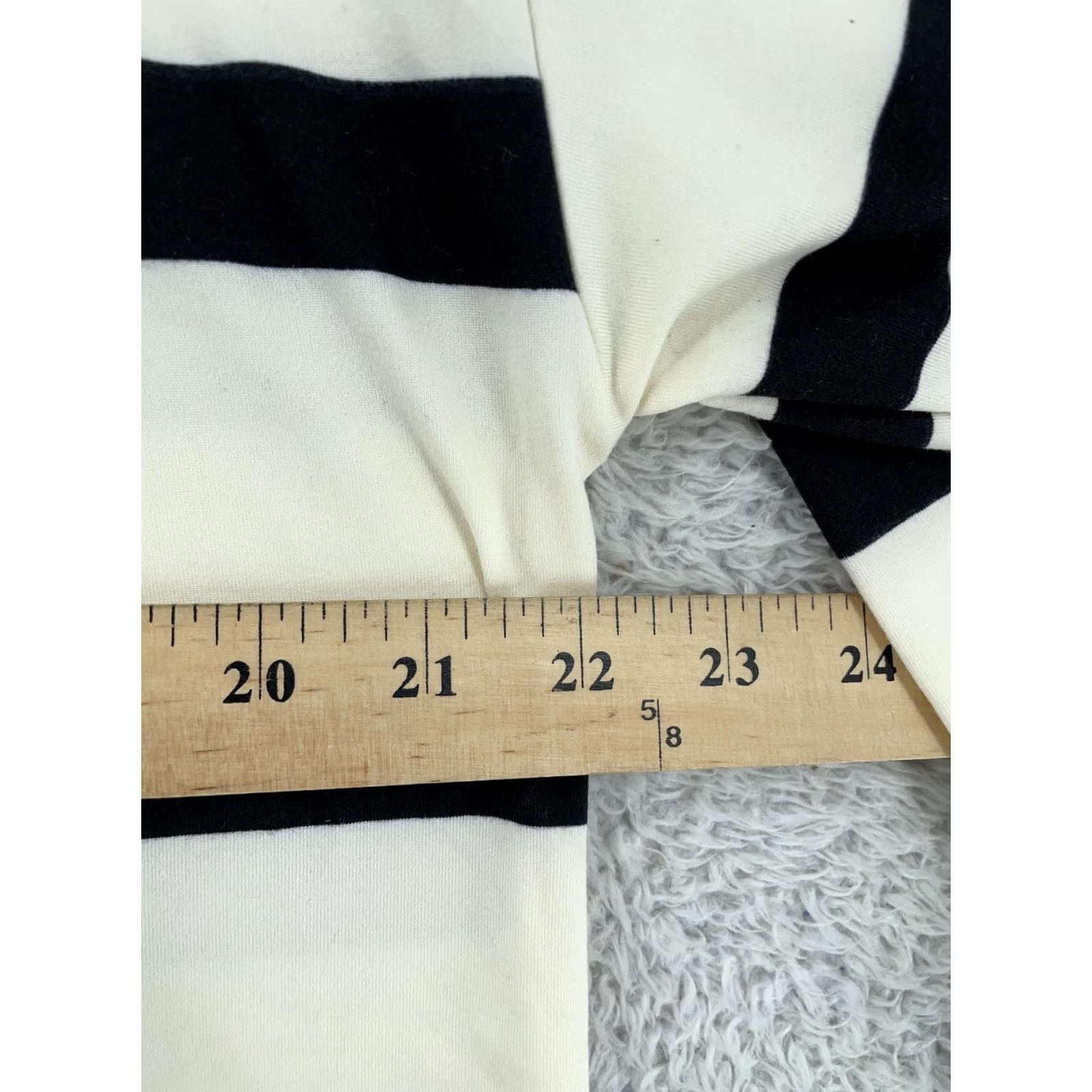 Vintage LuLaRoe Nora Tunic Top Womens L Black White Stripe Long Sleeve Crewneck Shirt Blouse Size L / US 10 / IT 46 - 4 Thumbnail