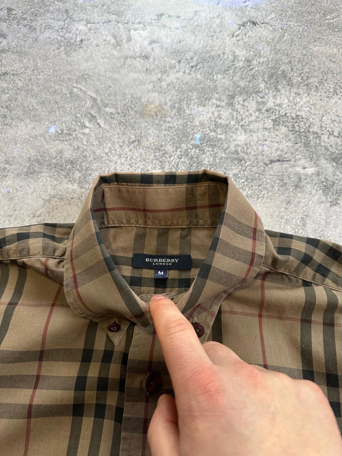 Burberry BURBERRY LONDON NOVACHECK BUTTON UP SHIRT Sz M Size US M / EU 48-50 / 2 - 5 Thumbnail
