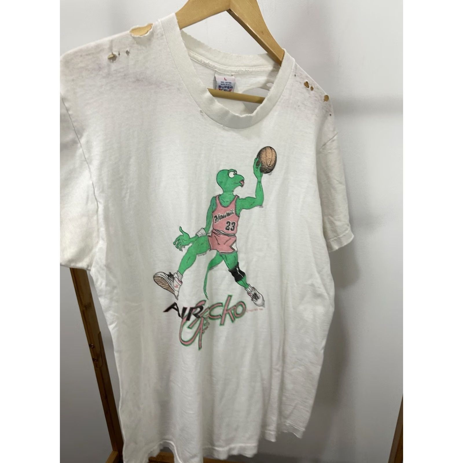 Vintage VTG 80s Air Gecko Basketball 23 Worn Distressed T-Shirt Mens Size US L / EU 52-54 / 3 - 6 Thumbnail
