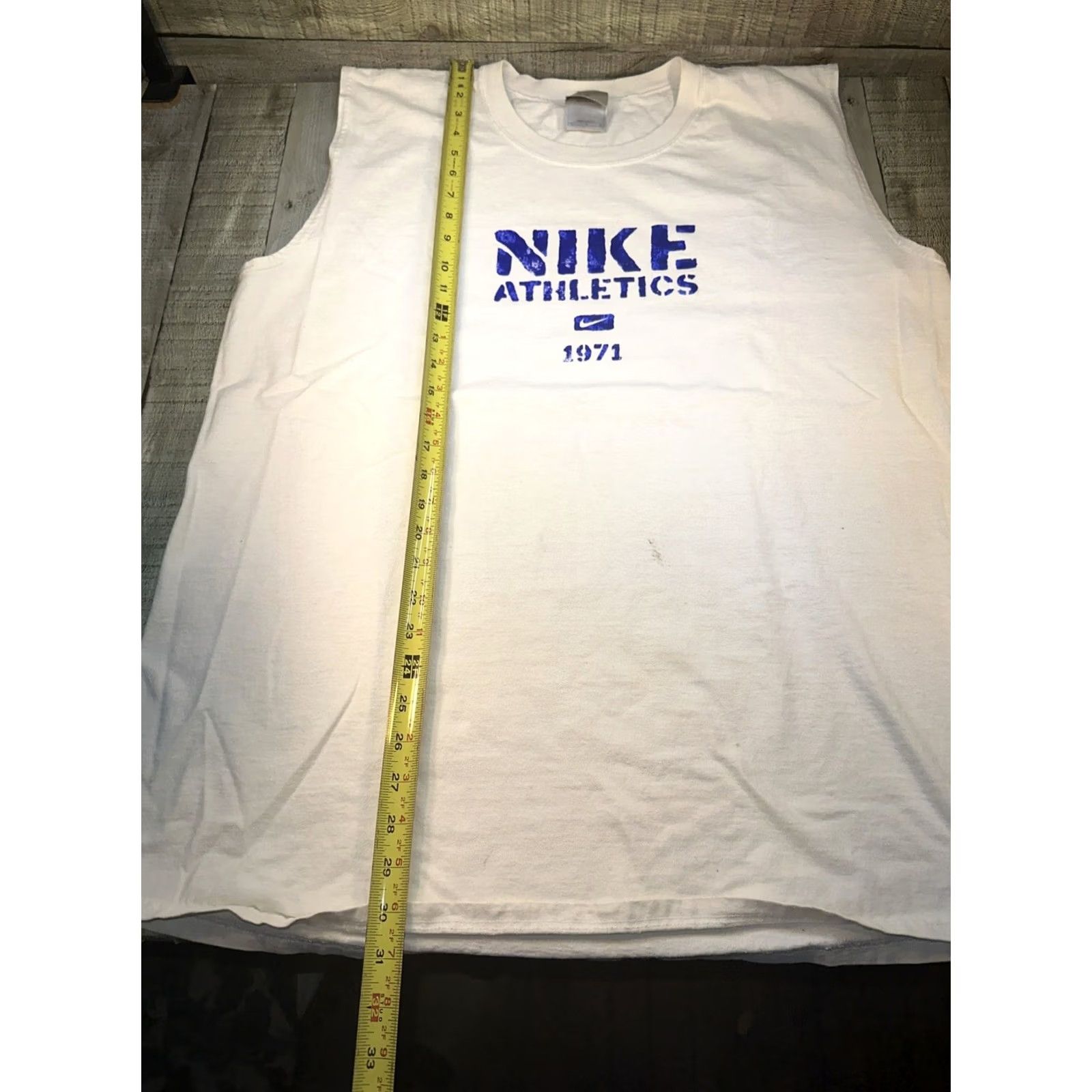 Nike VINTAGE Nike T-Shirt Mens XL White Muscle Tee Silver Tag Metal Theme Y2K Size US XL / EU 56 / 4 - 5 Thumbnail