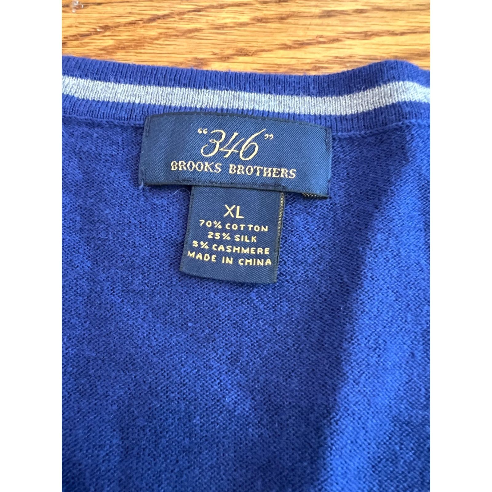 Brooks Brothers VINTAGE Brooks Brothers Sweater Vest Men XL Blue Cotton Silk Cashmere V-Neck All Seasons Dress Casual Size US XL / EU 56 / 4 - 2 Thumbnail