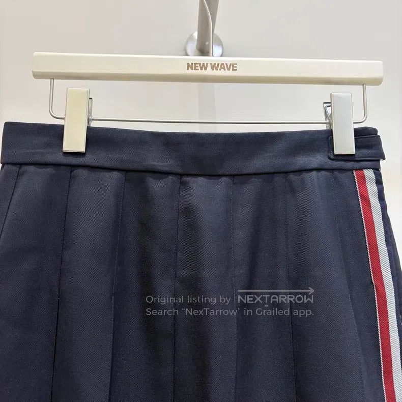 Thom Browne Thom Browne Pleated Skirt with Three-Color Stripe in Dark Size 26" / US 2 / IT 38 - 3 Thumbnail