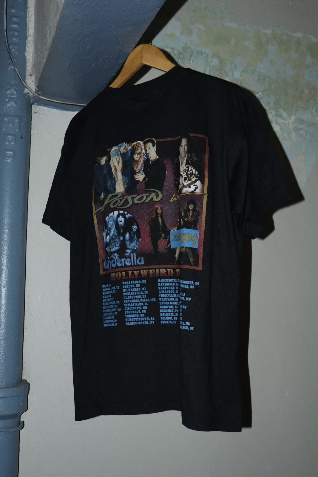 Band Tees Vintage Poison Hollyweird Tour 2002 T-Shirt Size US L / EU 52-54 / 3 - 4 Thumbnail