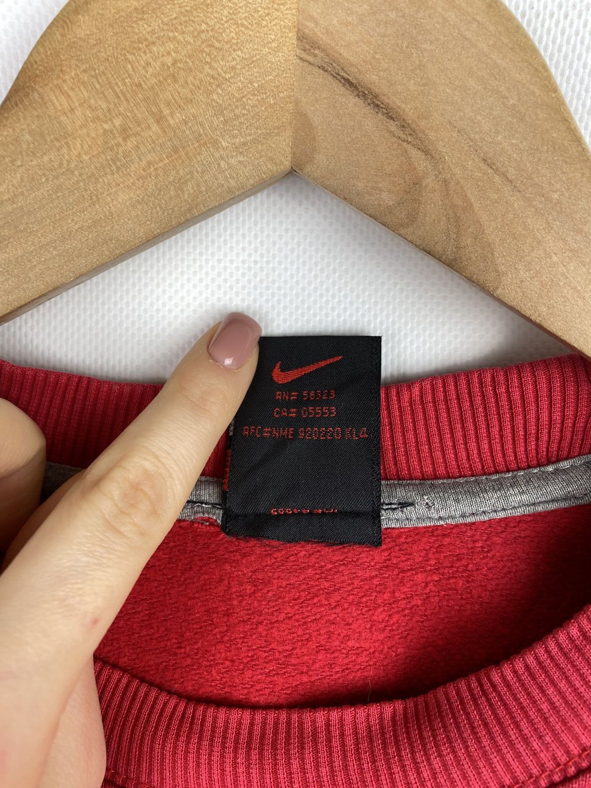 Nike VTG 90s Nike Center Logo men’s crewneck sweatshirt pullover Size US L / EU 52-54 / 3 - 11 Thumbnail