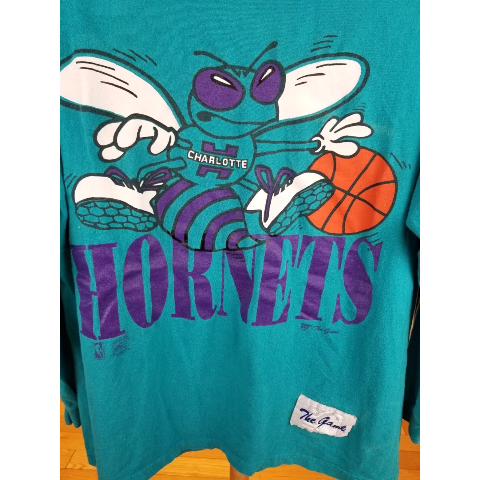 NBA VINTAGE Charlotte Hornets NBA LONG SLEEVE THE GAME T-SHIRT SZ LARGE Shirt Men Blue 90s Concert Basketball Mens Size US L / EU 52-54 / 3 - 2 Thumbnail