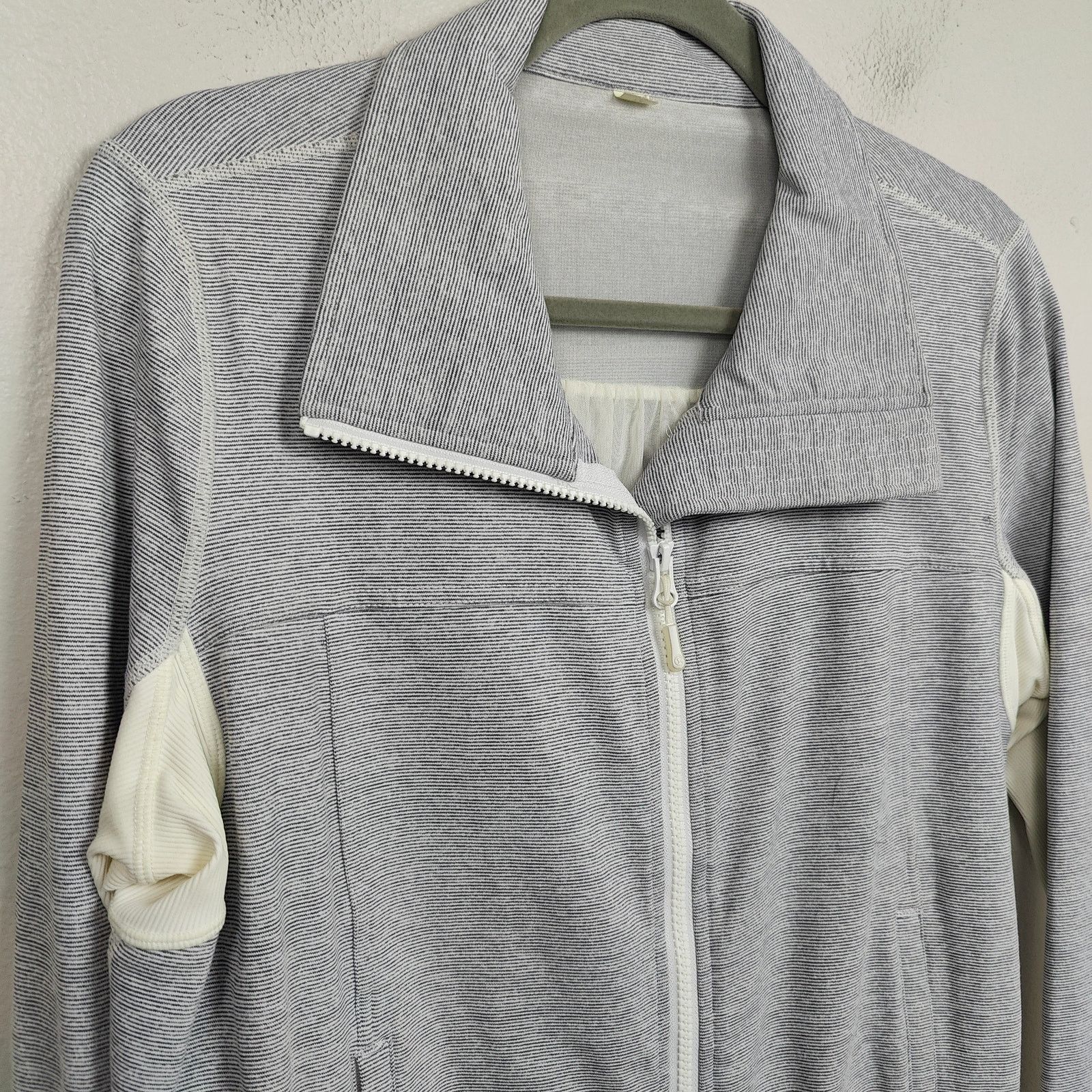 Lululemon Lululemon Get It Started Jacket Womens 12 Full Zip Mesh Size XL / US 12-14 / IT 48-50 - 2 Thumbnail