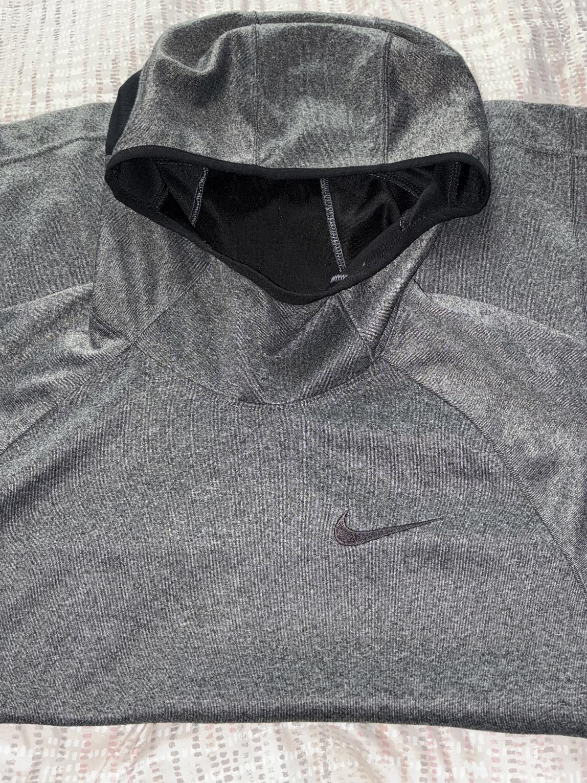 Other Nike Men's Dri-FIT Short Sleeve Hoodie (Gray Heather) Size US M / EU 48-50 / 2 - 3 Thumbnail