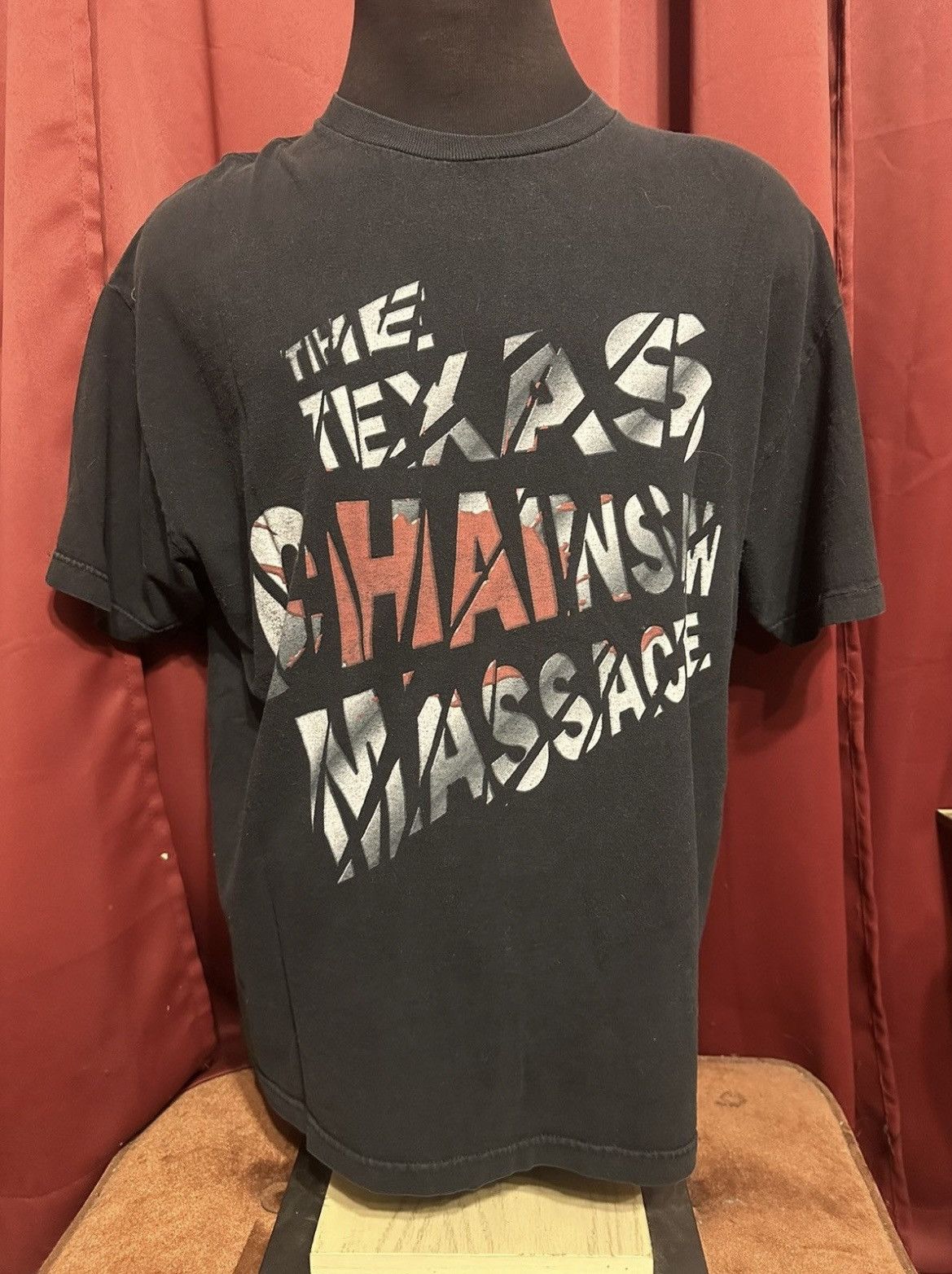 Vintage Vintage Texas Chainsaw Massacre Tshirt Horror Movie Grail Size US XL / EU 56 / 4 - 1 Thumbnail