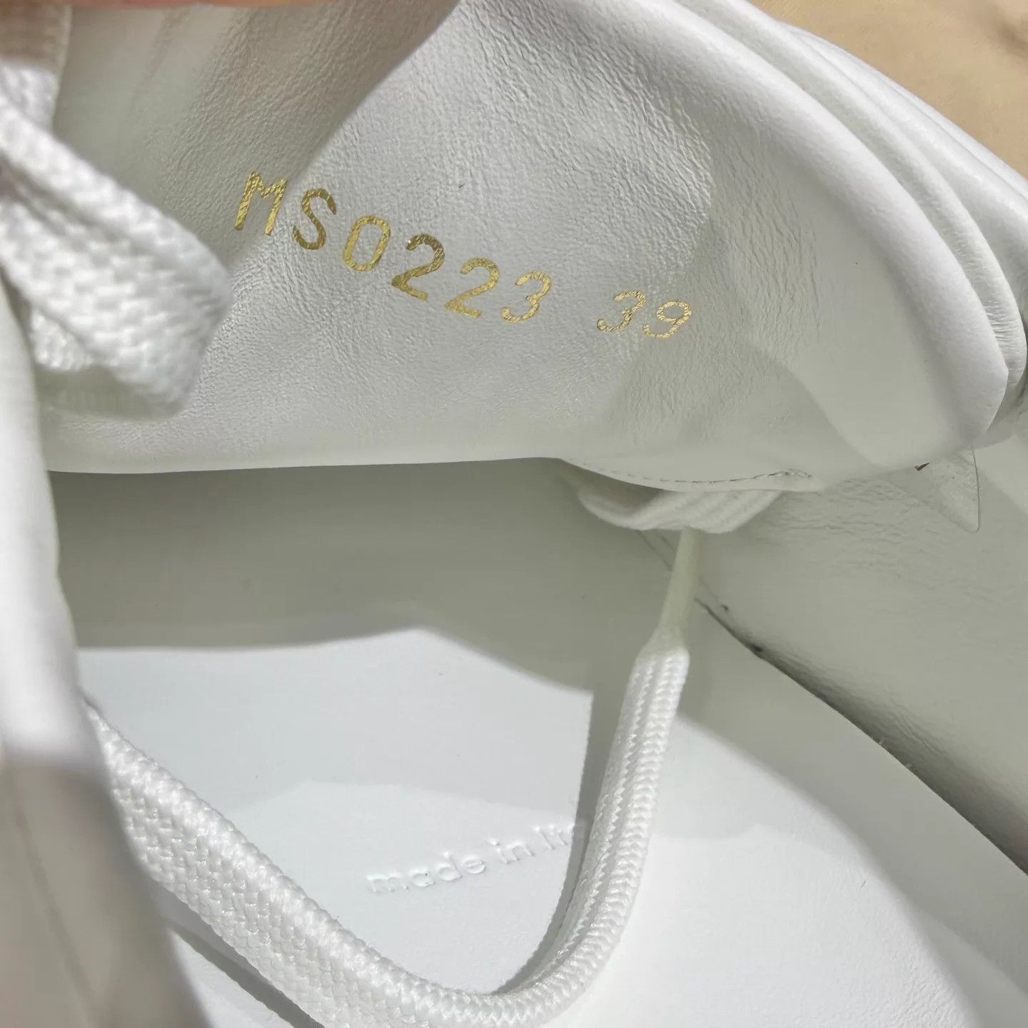 Louis Vuitton LV Frontrow Sneaker Monogram Patchwork White 39 Size US 6 / EU 39 - 6 Thumbnail
