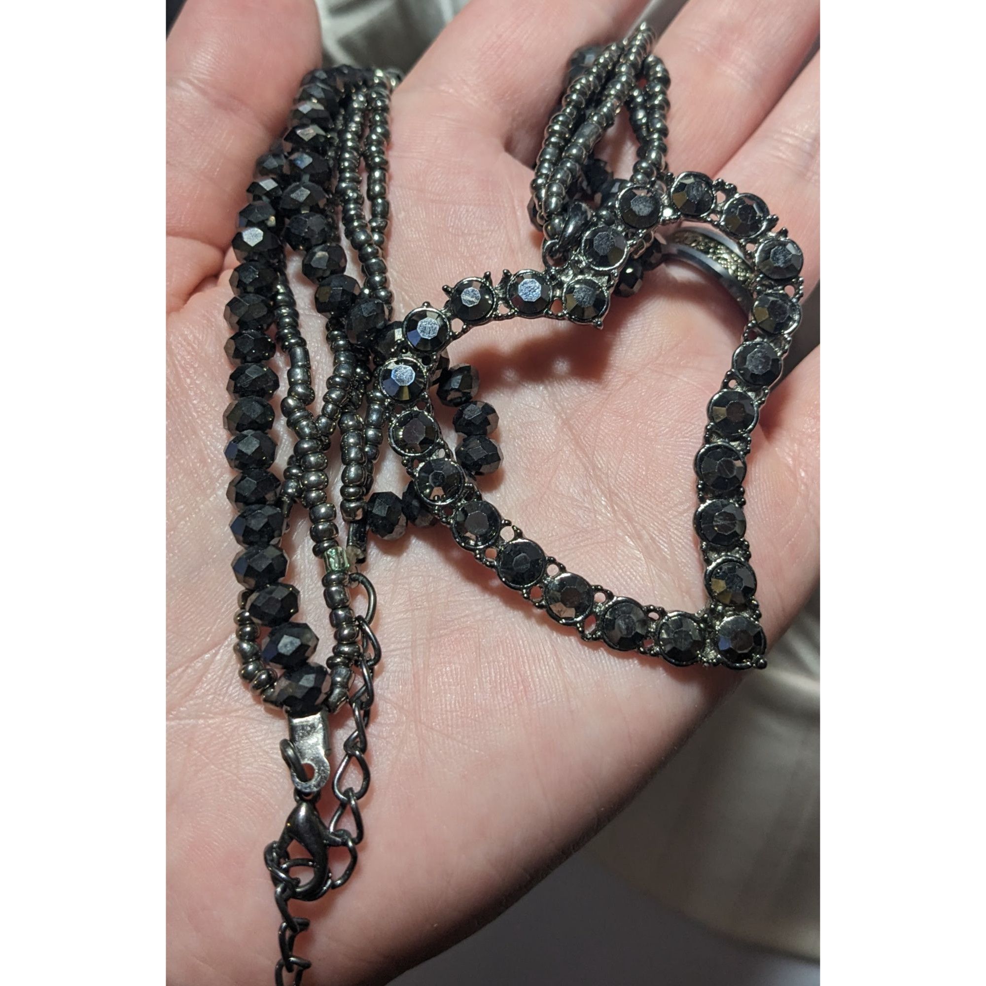 Other Glam Goth Rhinestone Open Heart Beaded Necklace Size ONE SIZE - 9 Thumbnail