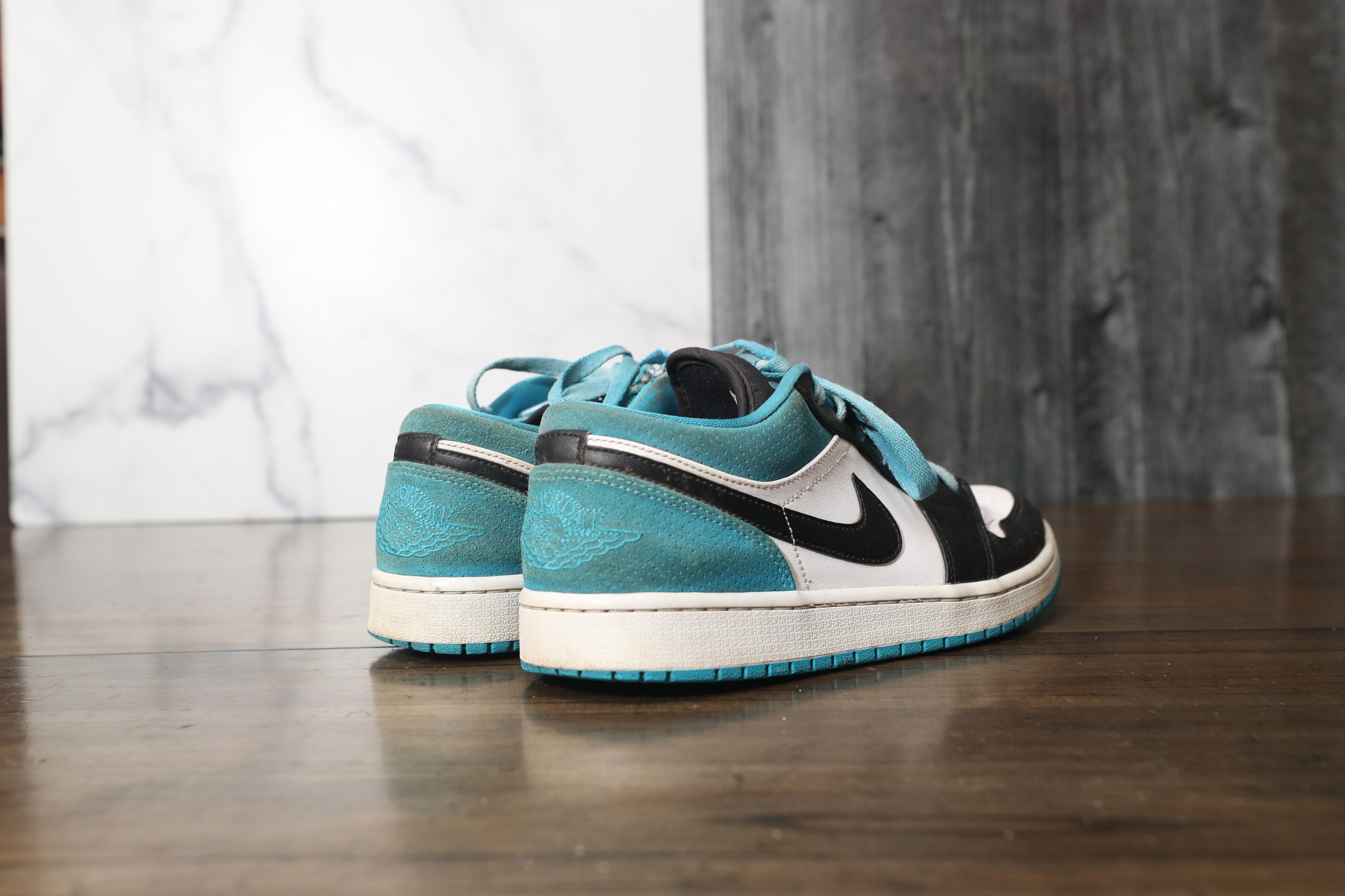 Nike Nike Jordan 1 Low Laser Blue (9.5) Size US 9.5 / EU 42-43 - 3 Thumbnail