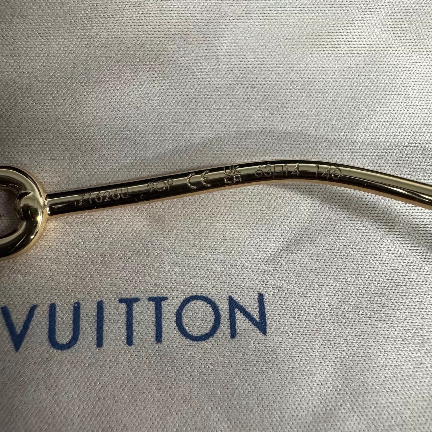 Louis Vuitton LV Cat Eye Sunglasses Gold Chain Gradient 99 New Box Size ONE SIZE - 4 Thumbnail