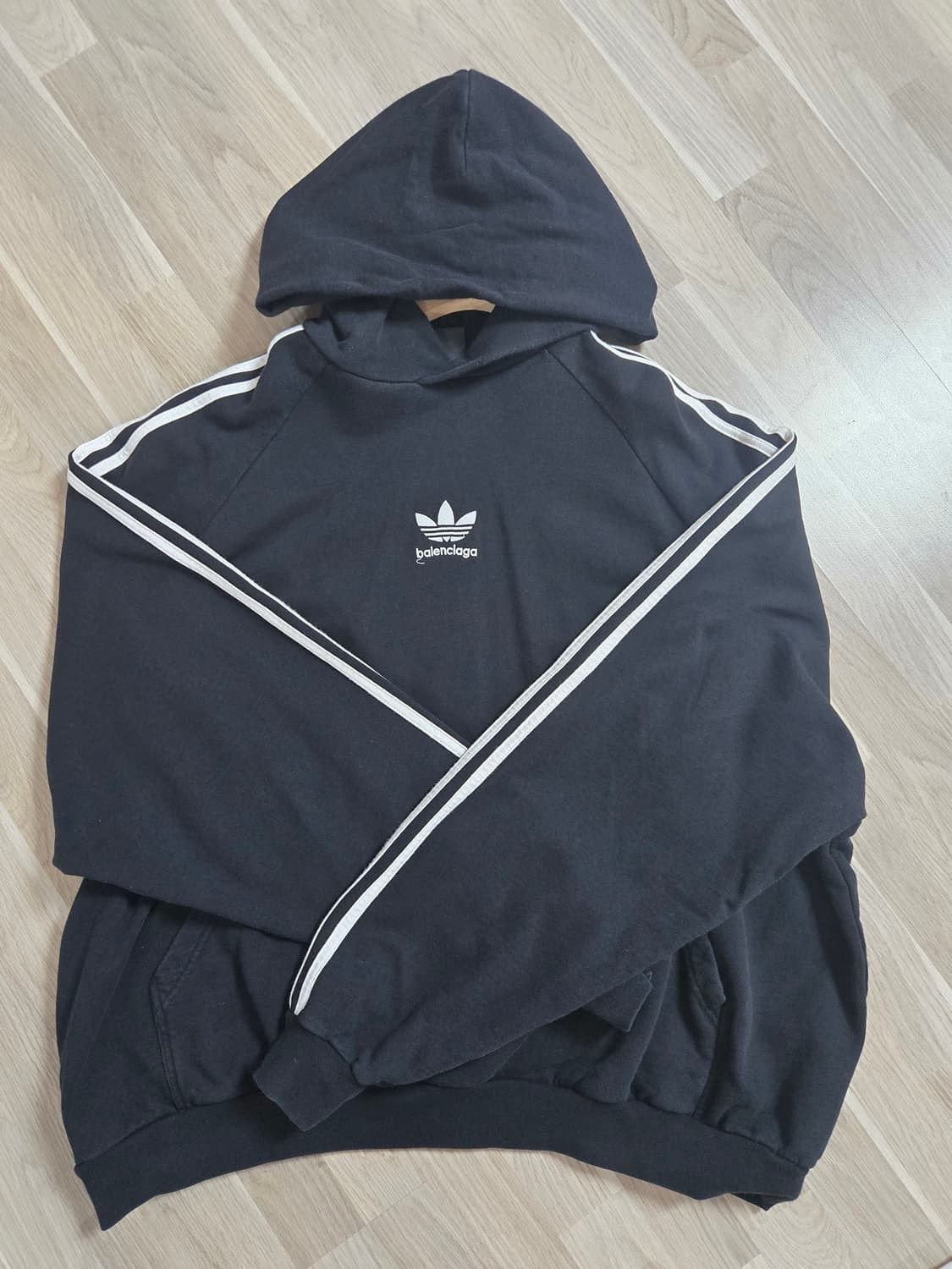Balenciaga Balenciaga X Adidas large fit hoodie Size US M / EU 48-50 / 2 - 2 Thumbnail