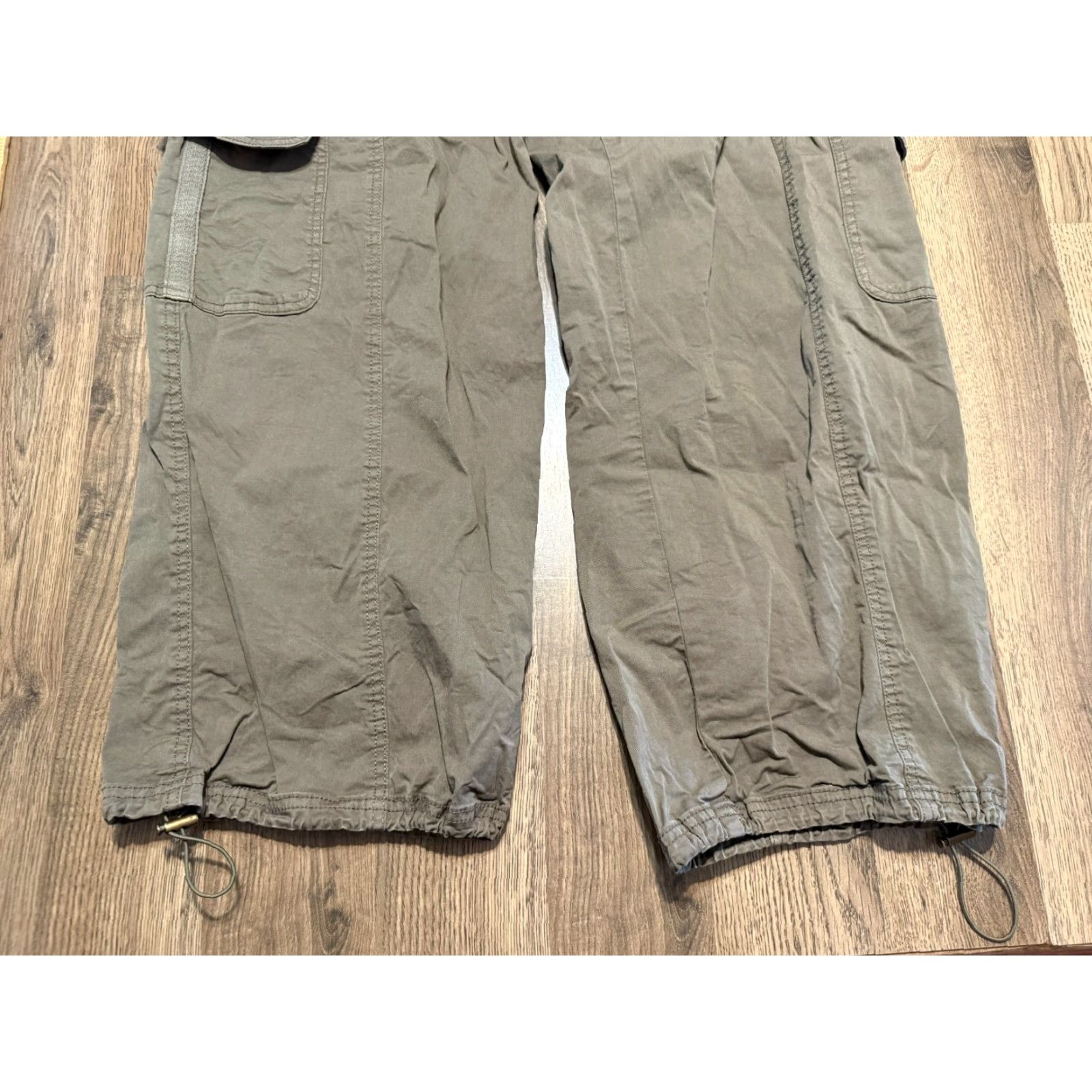 Nicole Miller VINTAGE? No — Nicole Miller New York Pants Womens Size 12 Green Cargo Pants Pockets High Rise Regular Size 34" / US 12 / IT 48 - 3 Thumbnail