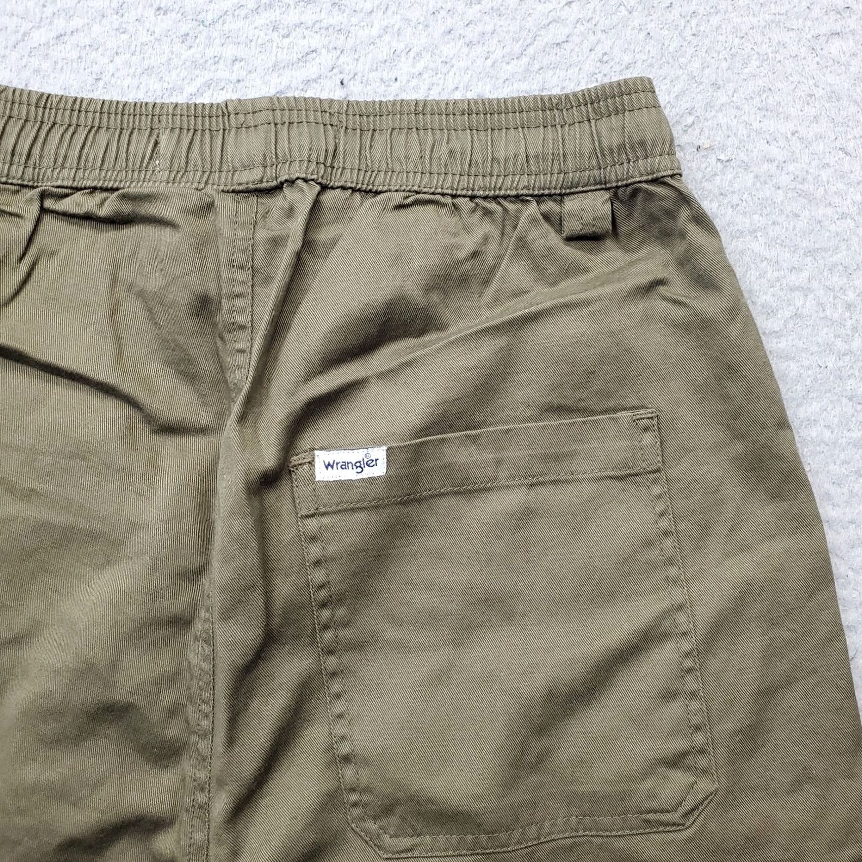 Wrangler Wrangler Bermuda Shorts Mens Medium Green Elastic Waist Drawstring Patch Logo Bermuda Shorts Mens Green Elastic Waist Drawstring Patch Logo Size US 31 - 8 Thumbnail