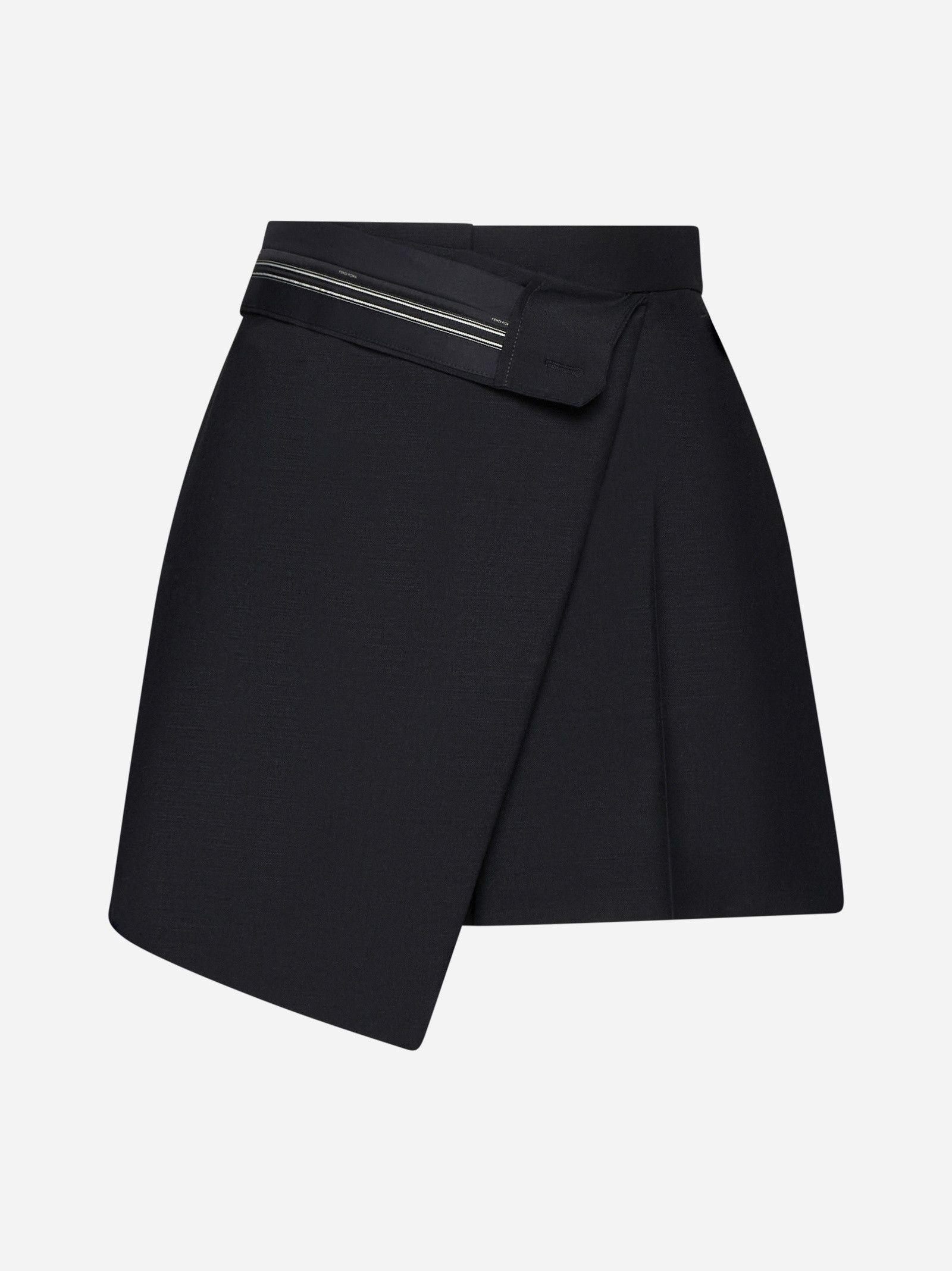 Fendi o1s1wg110525 Shorts in Black Size 27" / US 4 / IT 40 - 1 Thumbnail