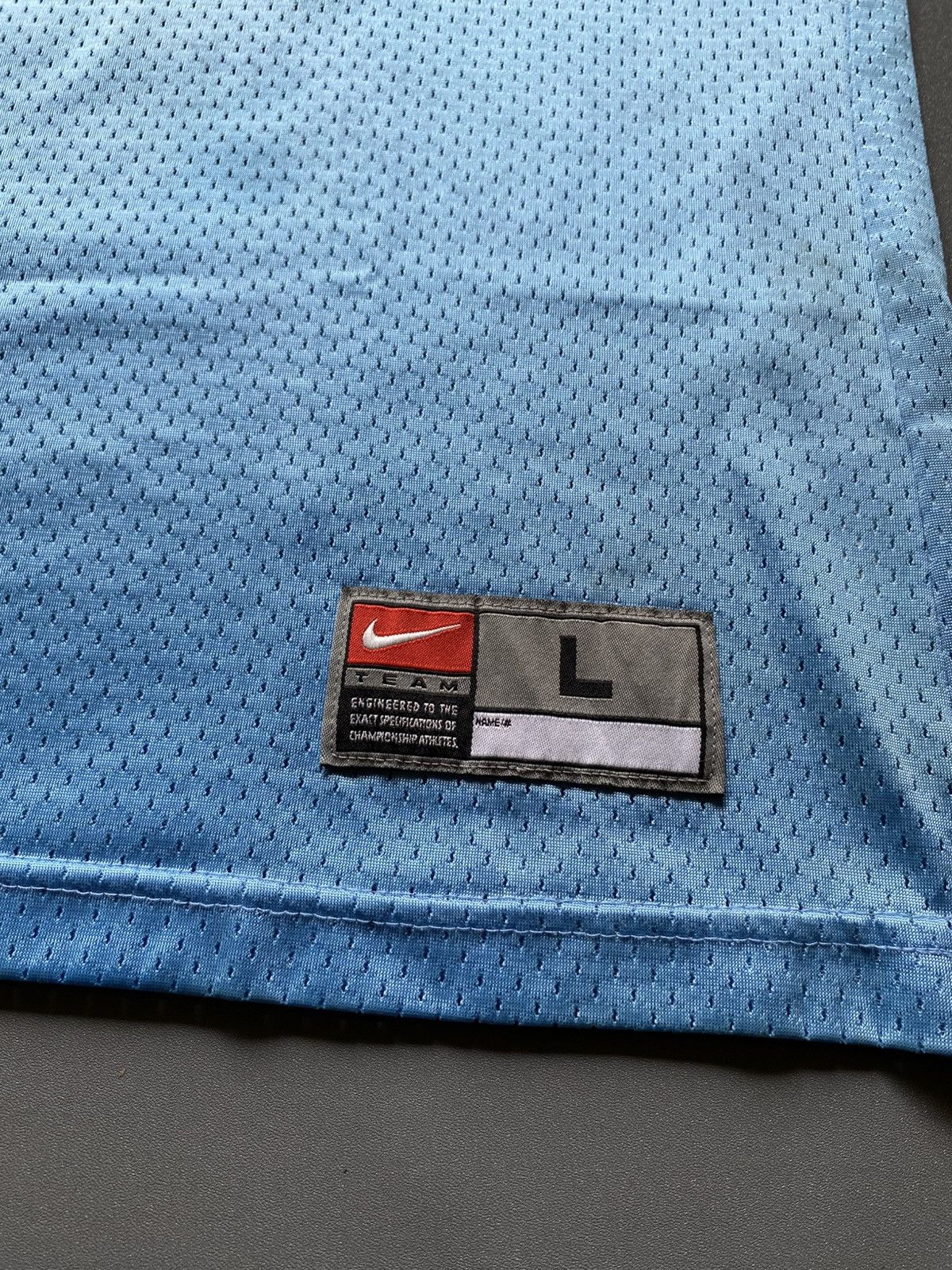 Nike Vintage Nike North Carolina Jersey Size US L / EU 52-54 / 3 - 9 Thumbnail
