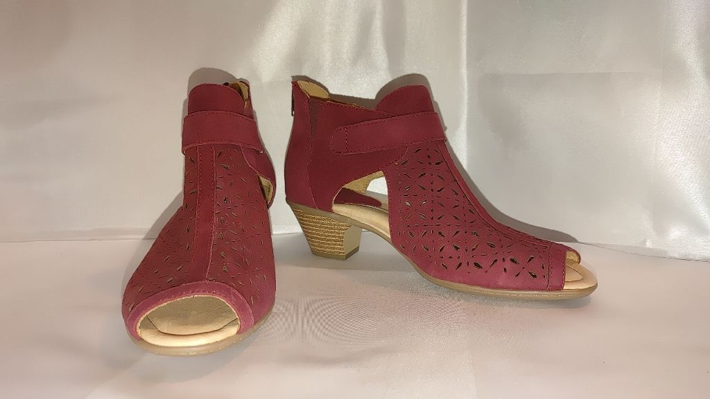 Earth Ragz Earth Kelsey Suede Peep Toe Bootie Size 8B NWOT Size US 8 / IT 38 - 6 Thumbnail