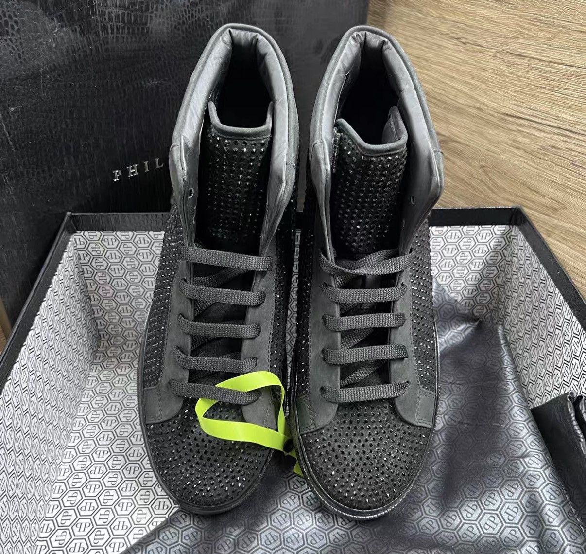 Philipp Plein Philipp Plein Black Full Diamond High-top Sneakers J41 Size US 7 / EU 40 - 7 Thumbnail