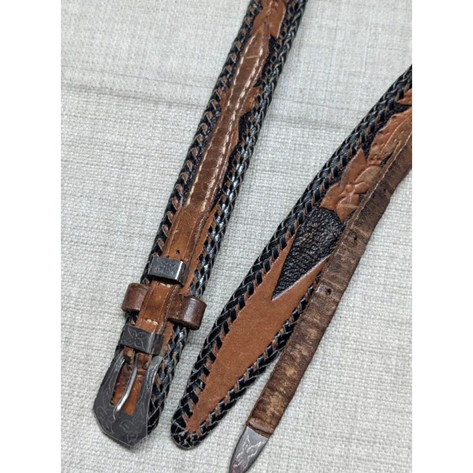 Vintage VINTAGE handcrafted western belt Unisex Adults 28 cowhide leather Tooled Brown 1-1/4" width 34.5" length 26-30 holes Mens Womens Size 28 - 4 Thumbnail